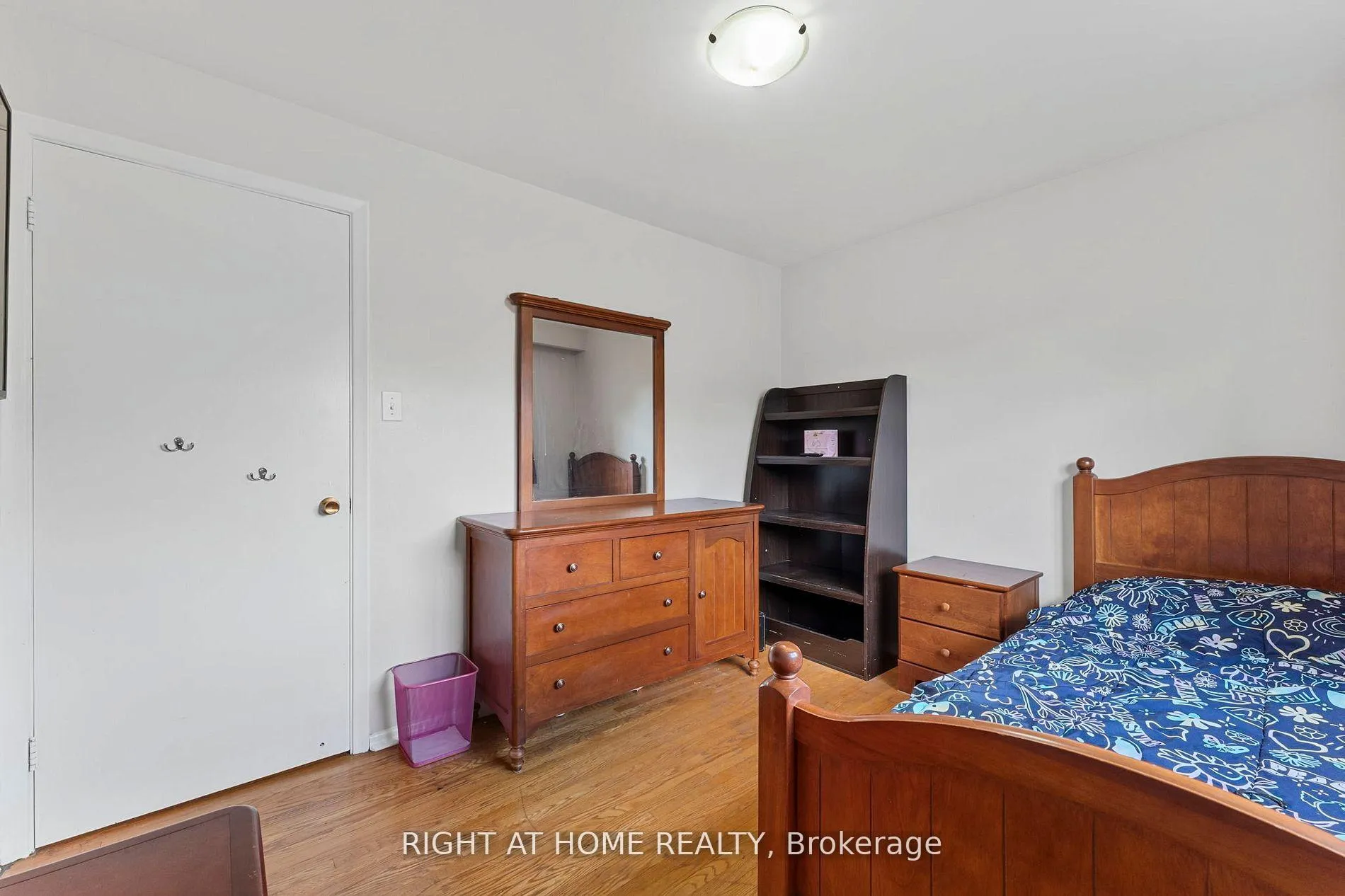 Photo 22 of 19 Dunsany Crescent, Etobicoke, Willowridge-Martingrove-Richview — HOMEH