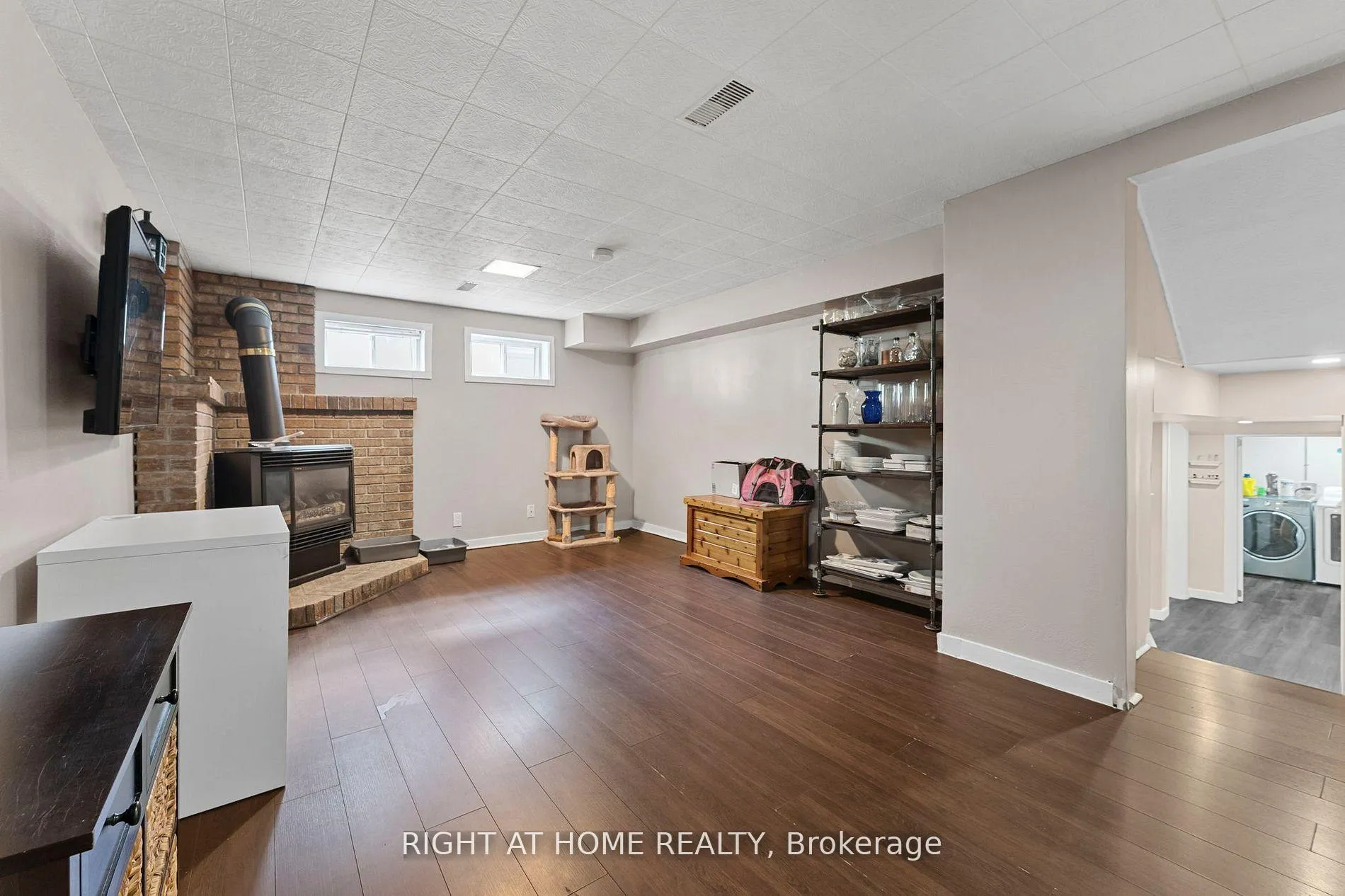 Photo 27 of 19 Dunsany Crescent, Etobicoke, Willowridge-Martingrove-Richview — HOMEH