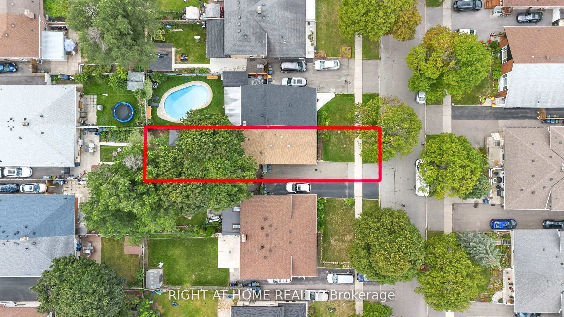 Photo 42 of 19 Dunsany Crescent, Etobicoke, Willowridge-Martingrove-Richview — HOMEH