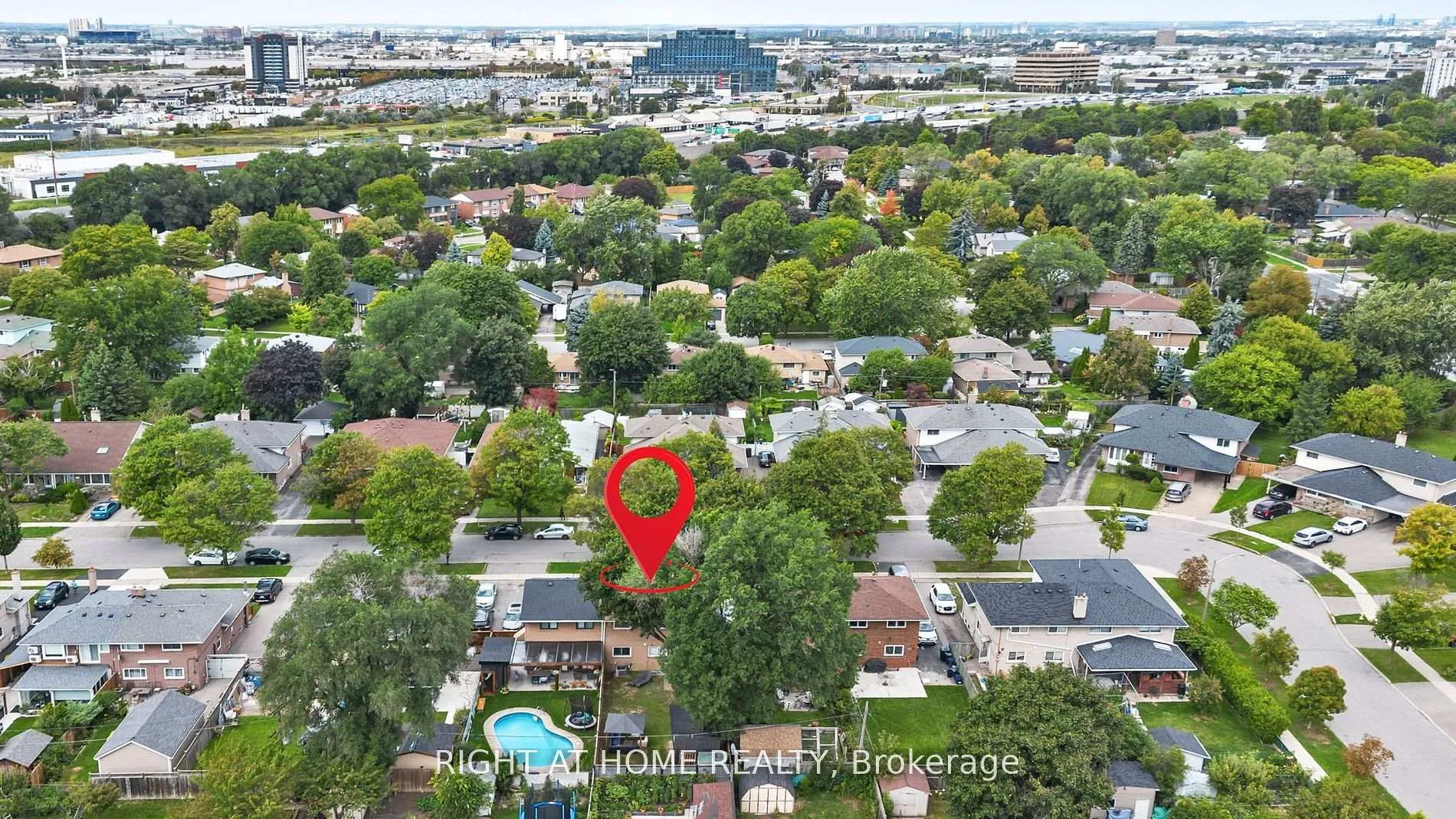 Photo 46 of 19 Dunsany Crescent, Etobicoke, Willowridge-Martingrove-Richview — HOMEH