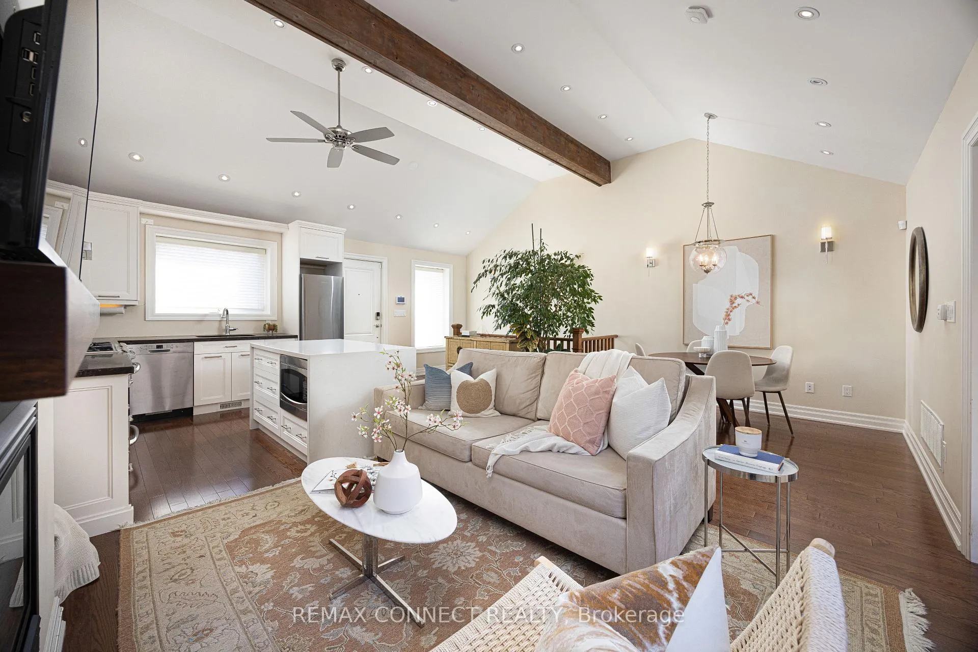 Photo 1 of 122 Robinson Street, Toronto, Trinity-Bellwoods — HOMEH