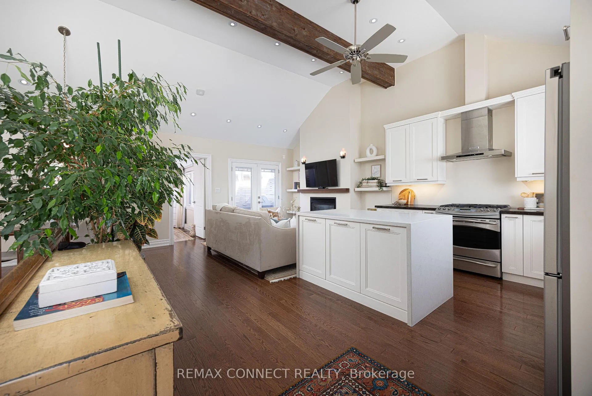Photo 2 of 122 Robinson Street, Toronto, Trinity-Bellwoods — HOMEH