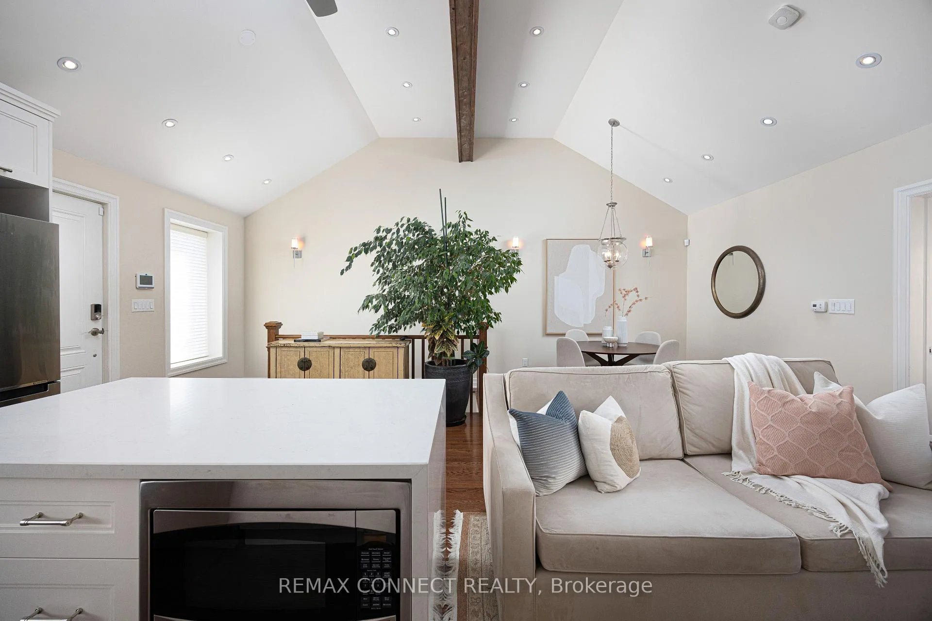 Photo 7 of 122 Robinson Street, Toronto, Trinity-Bellwoods — HOMEH