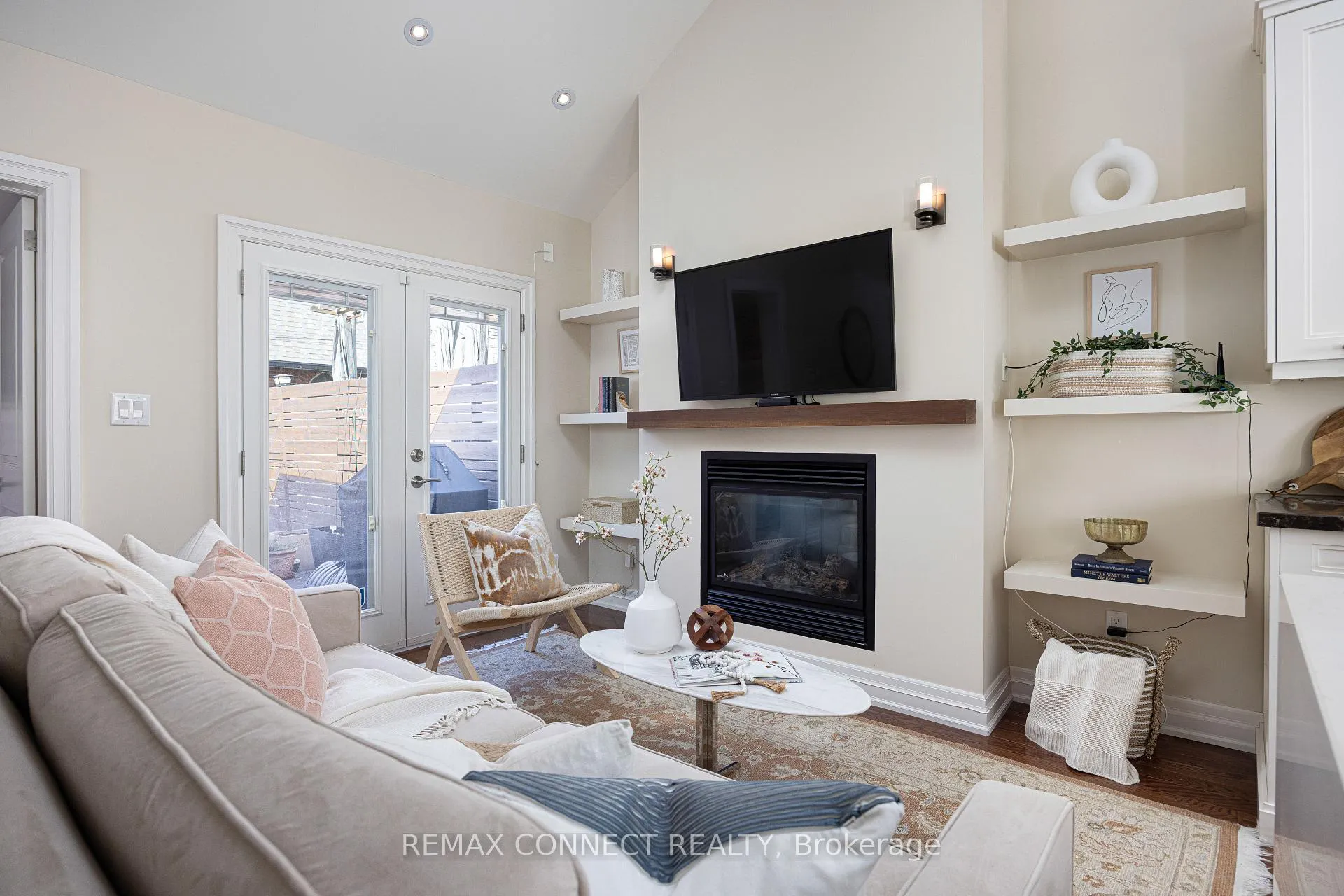 Photo 10 of 122 Robinson Street, Toronto, Trinity-Bellwoods — HOMEH