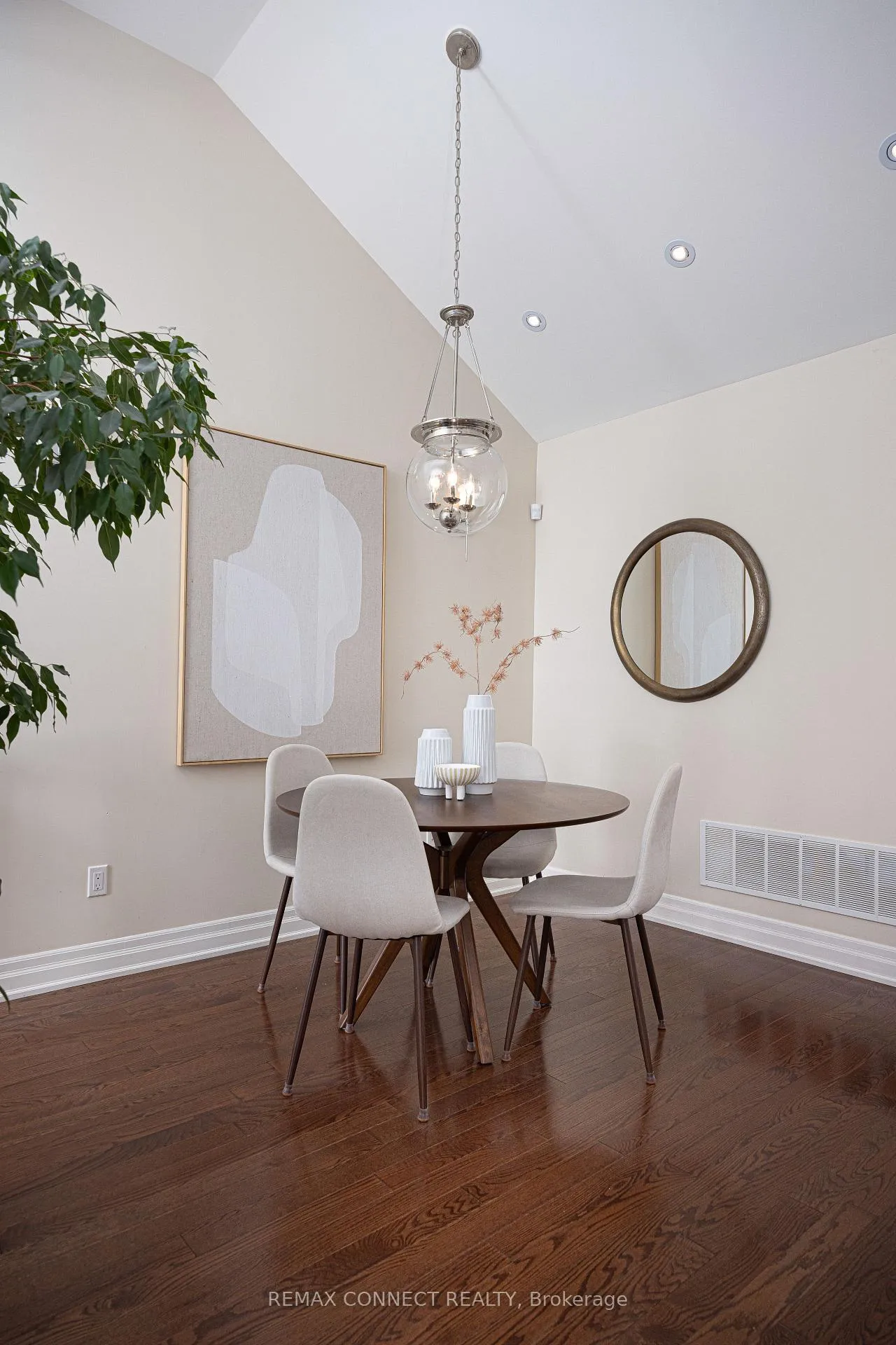 Photo 18 of 122 Robinson Street, Toronto, Trinity-Bellwoods — HOMEH