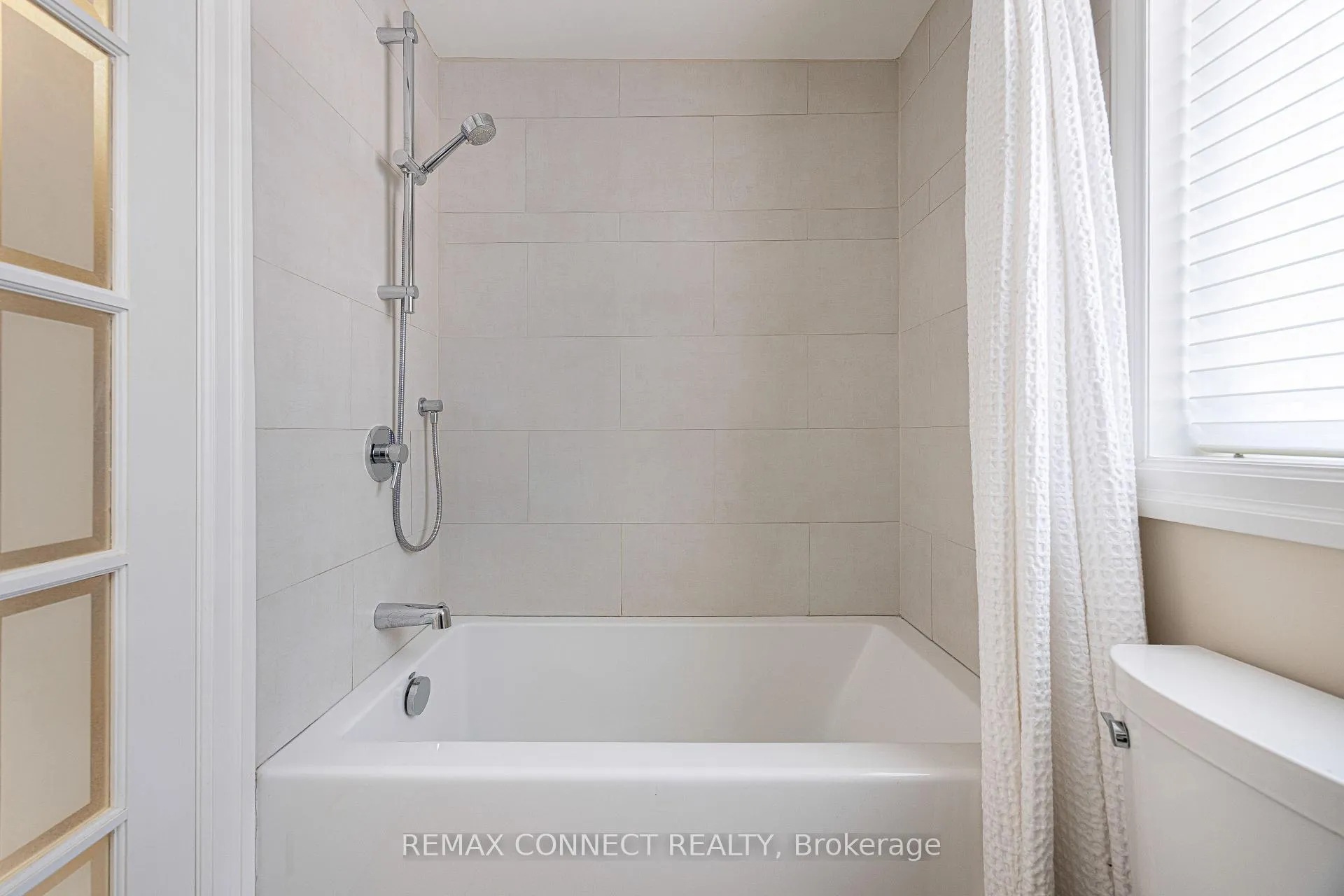 Photo 25 of 122 Robinson Street, Toronto, Trinity-Bellwoods — HOMEH