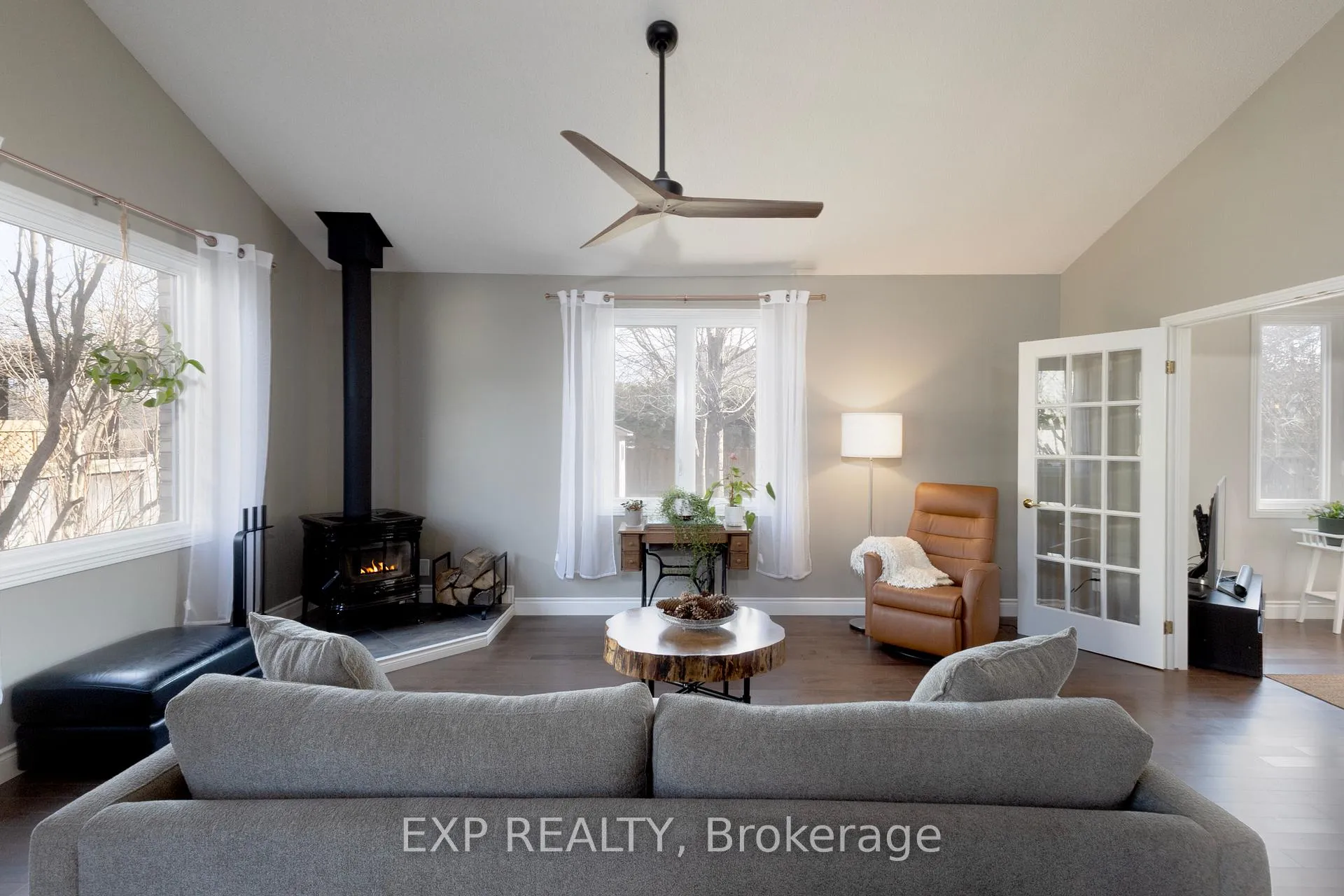 Photo 6 of 109 Parkview Drive, Thames Centre, Dorchester — HOMEH
