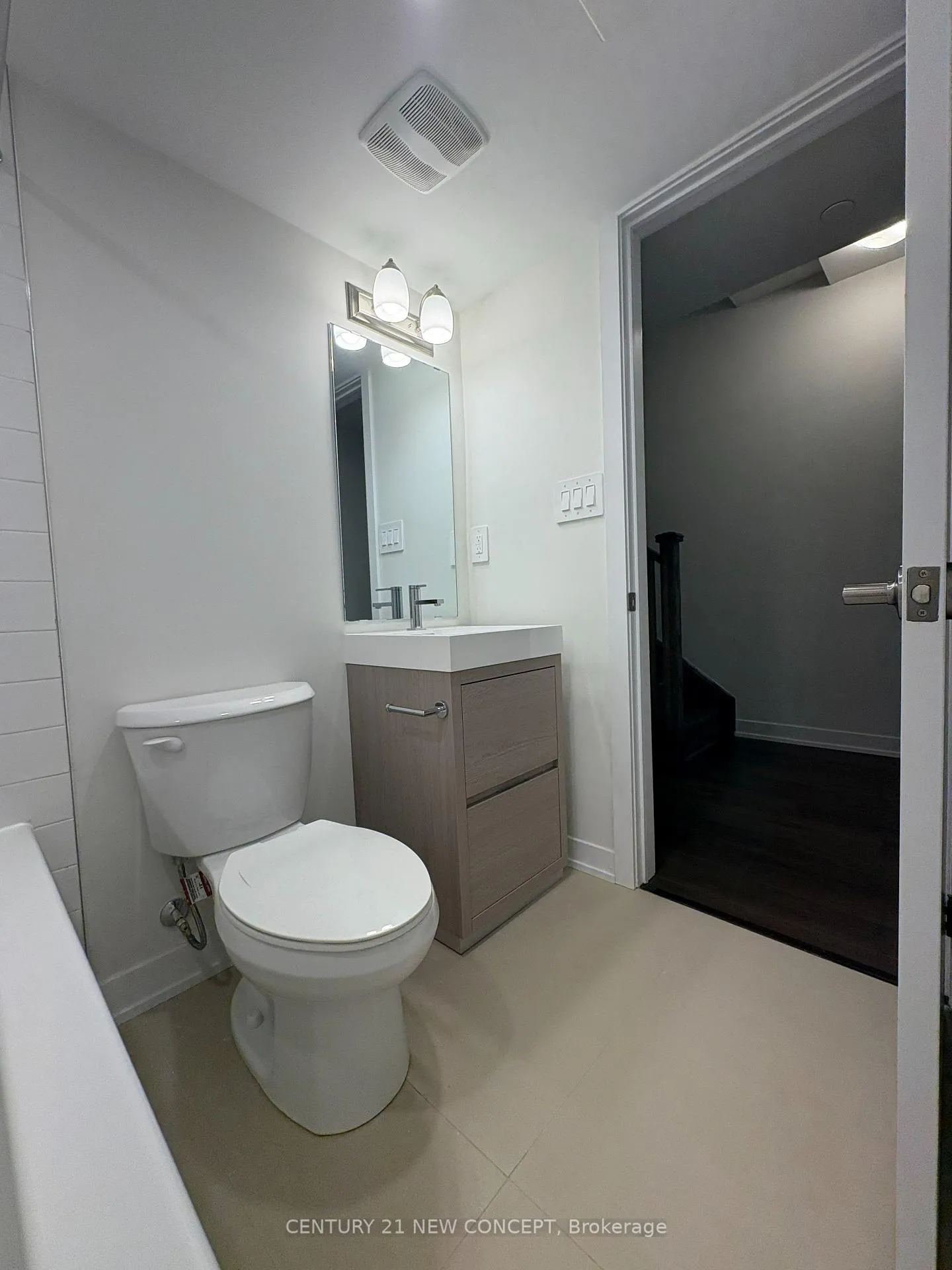 Photo 9 of Unit Basement, 34 Green Gardens Boulevard, Toronto, Rockcliffe-Smythe — HOMEH