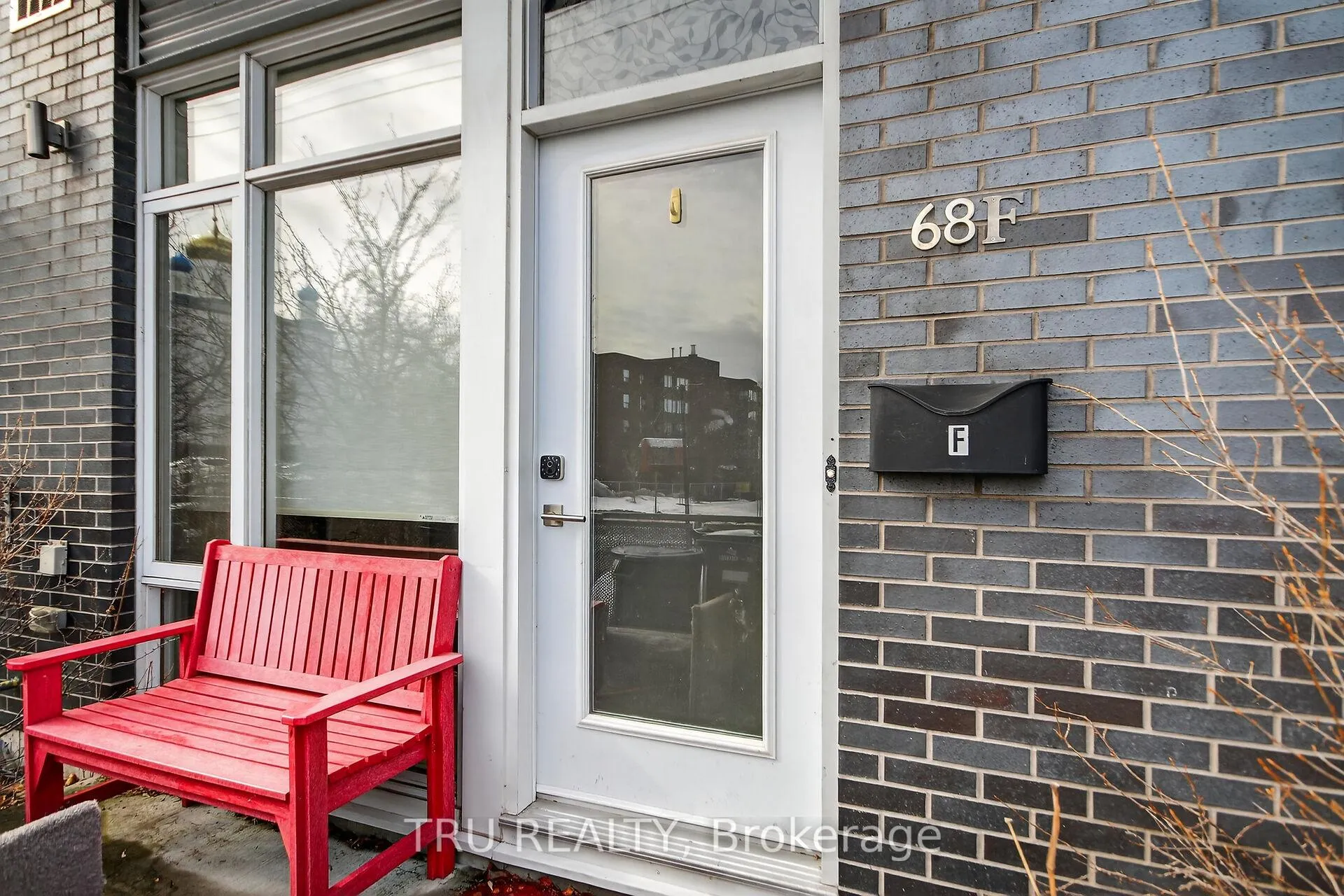 Photo 2 of 68 Stonehurst Avenue, Ottawa, Mechanicsville — HOMEH