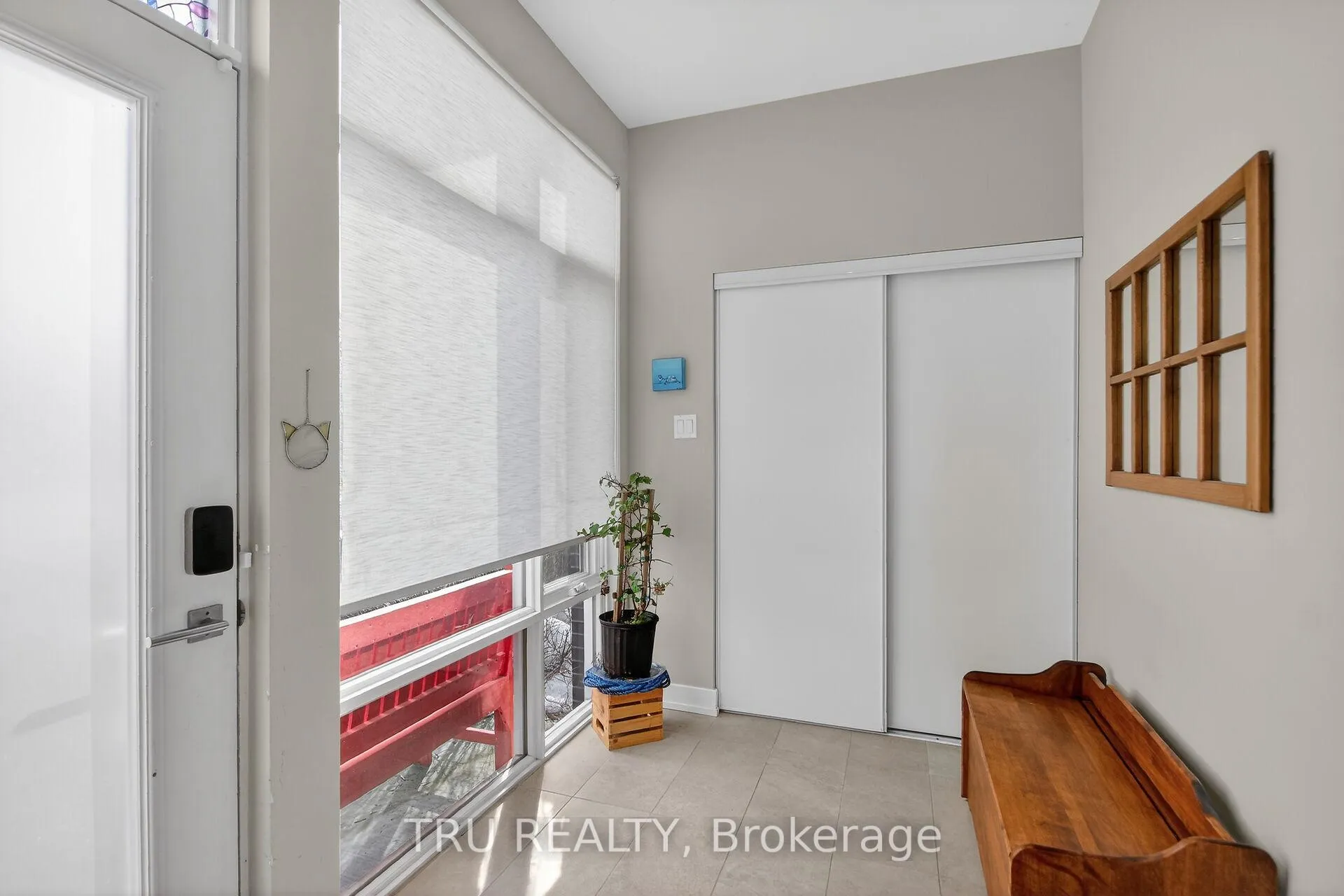 Photo 3 of 68 Stonehurst Avenue, Ottawa, Mechanicsville — HOMEH