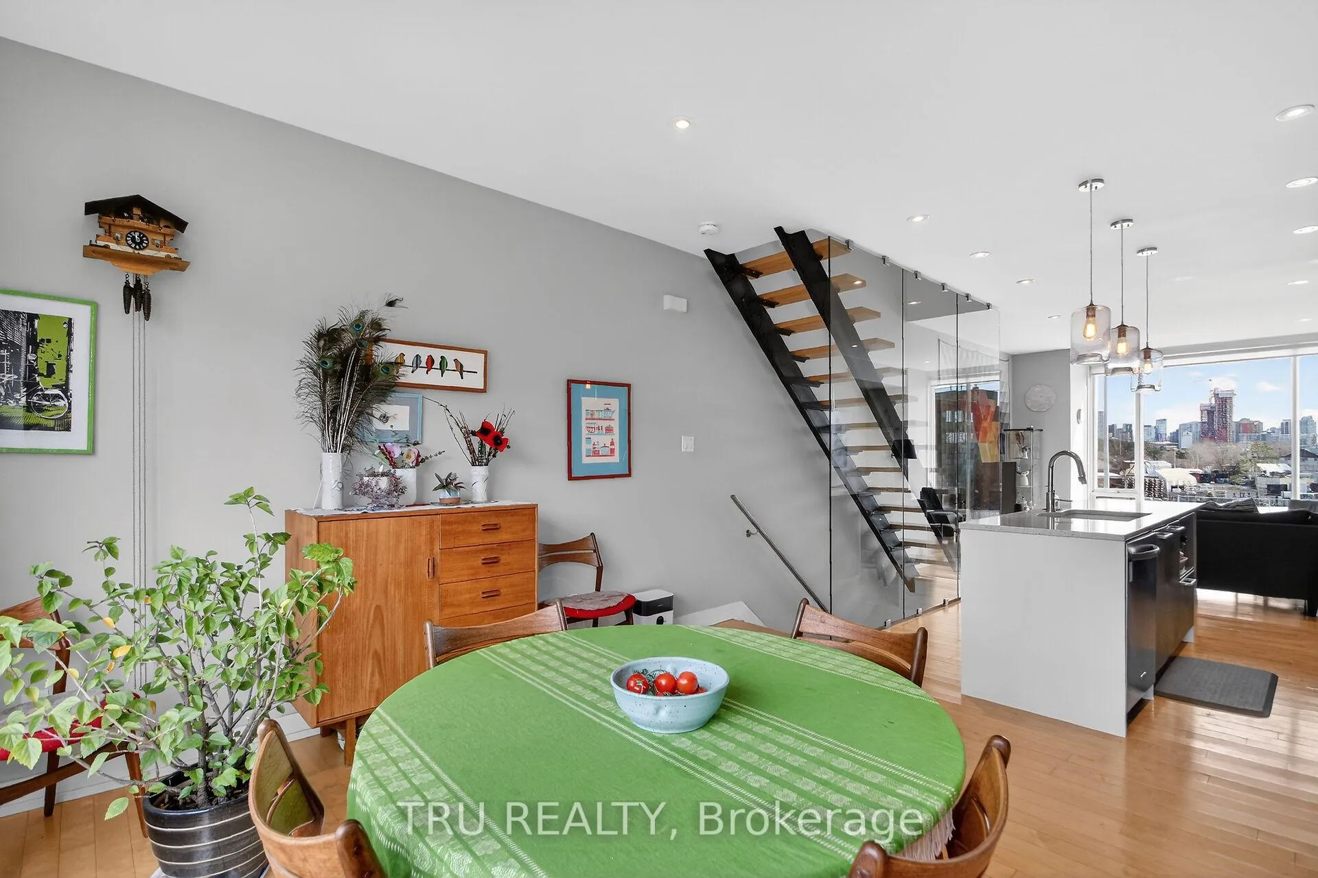 Photo 8 of 68 Stonehurst Avenue, Ottawa, Mechanicsville — HOMEH