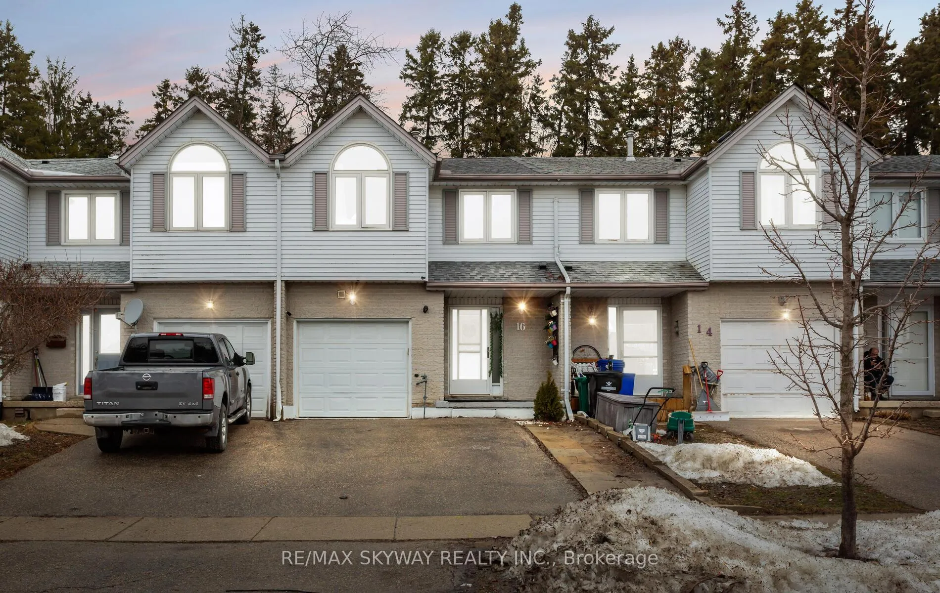 Photo 1 of 16 Bankside Drive, Kitchener, Highland West — HOMEH