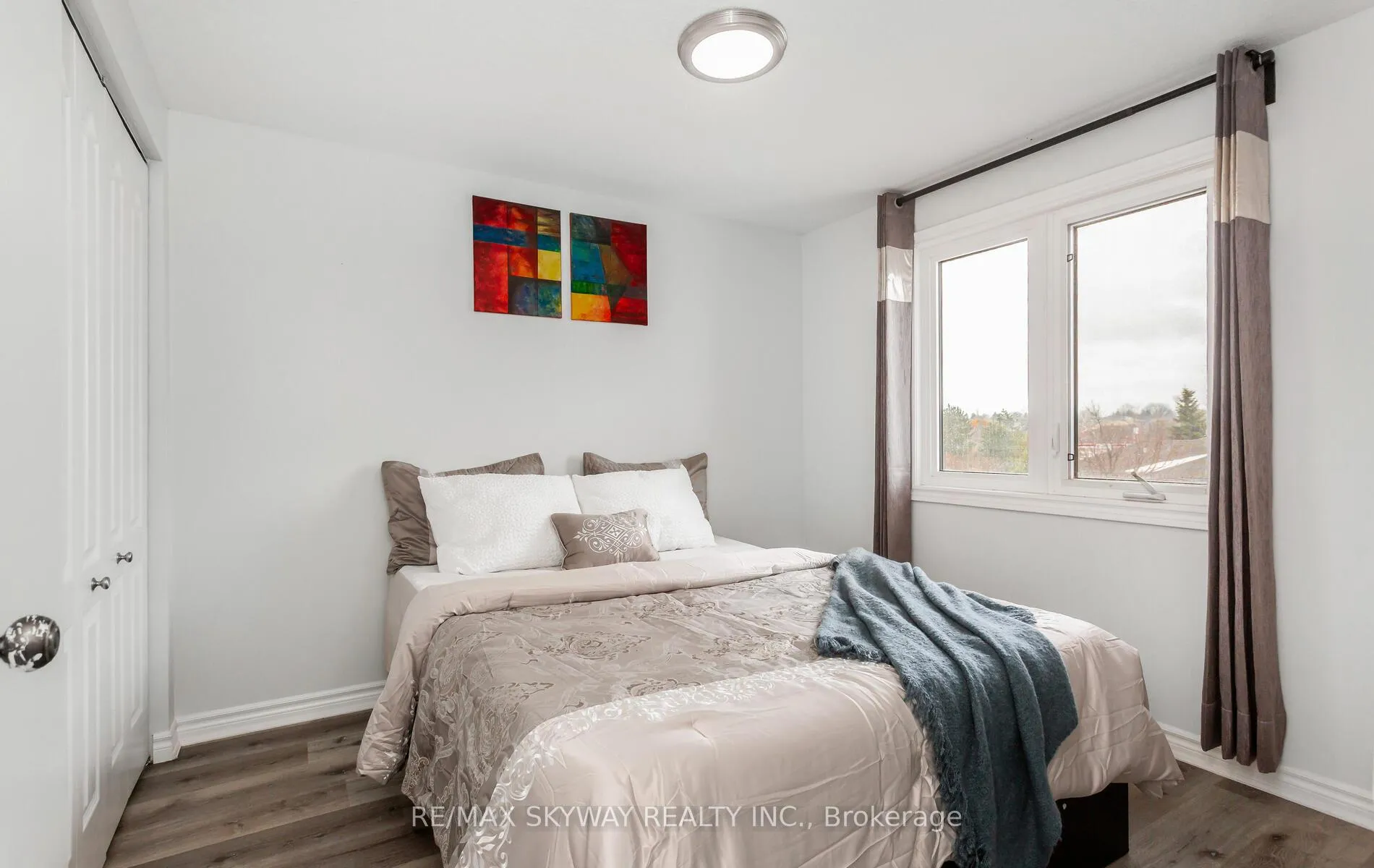 Photo 9 of 16 Bankside Drive, Kitchener, Highland West — HOMEH