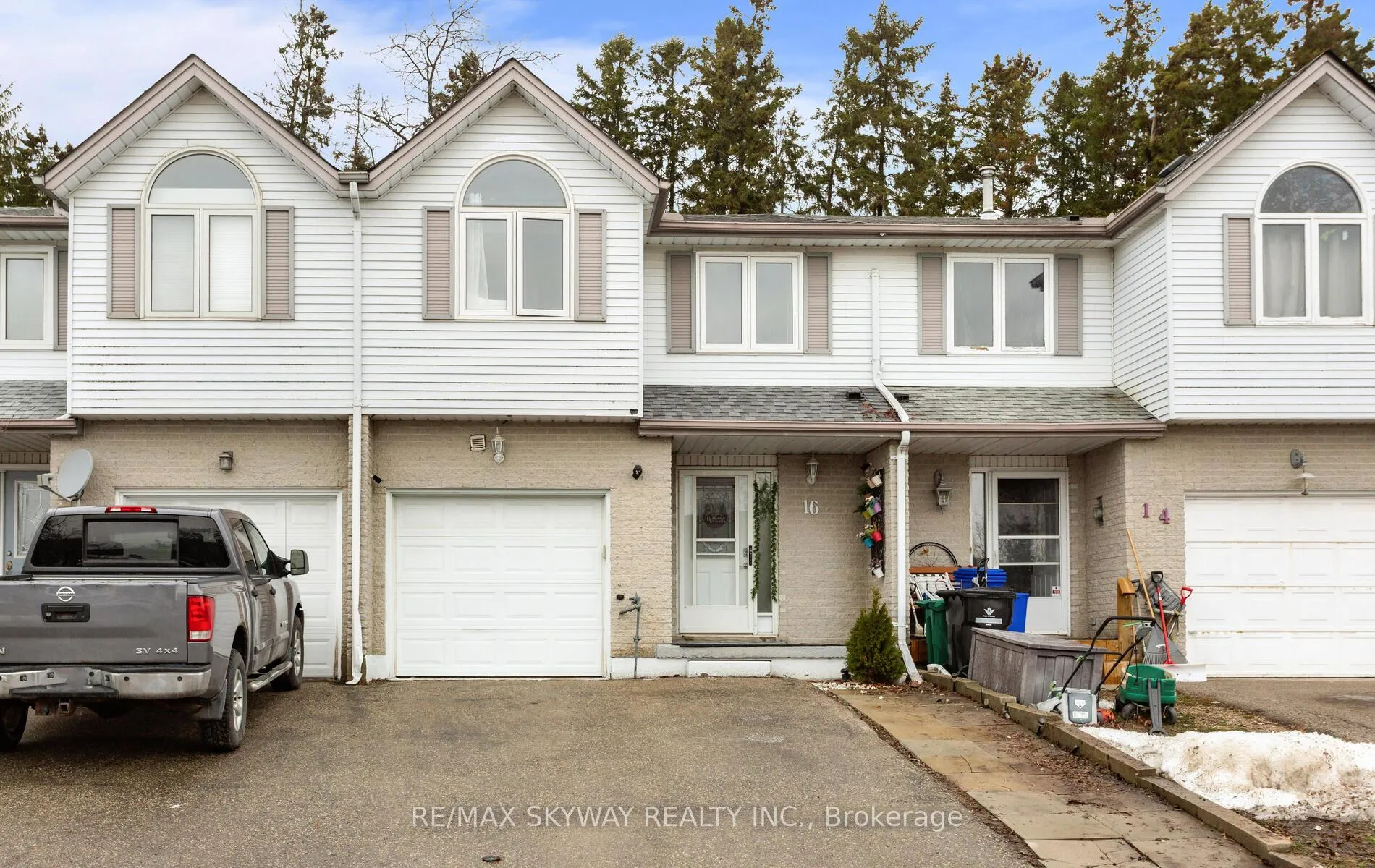 Photo 22 of 16 Bankside Drive, Kitchener, Highland West — HOMEH