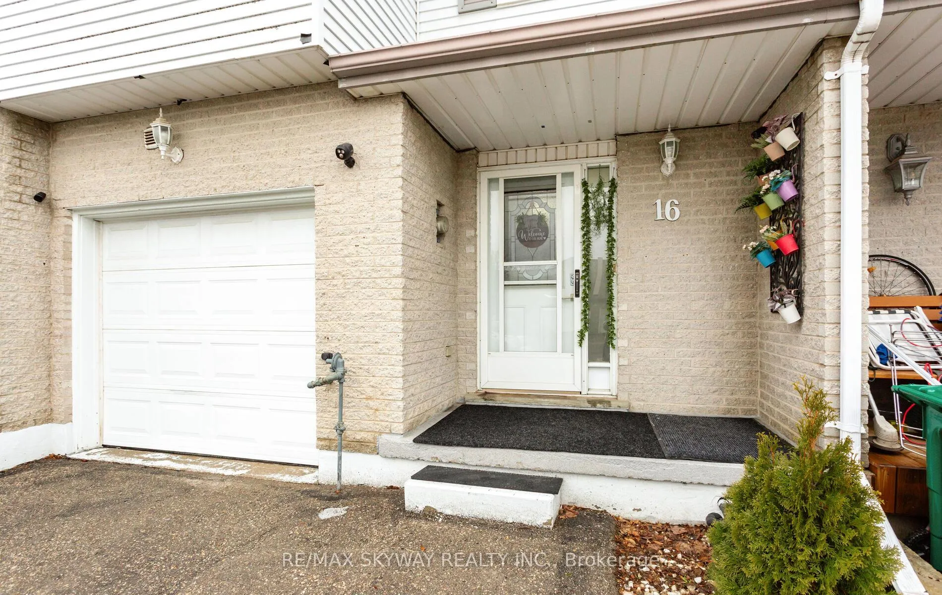 Photo 23 of 16 Bankside Drive, Kitchener, Highland West — HOMEH