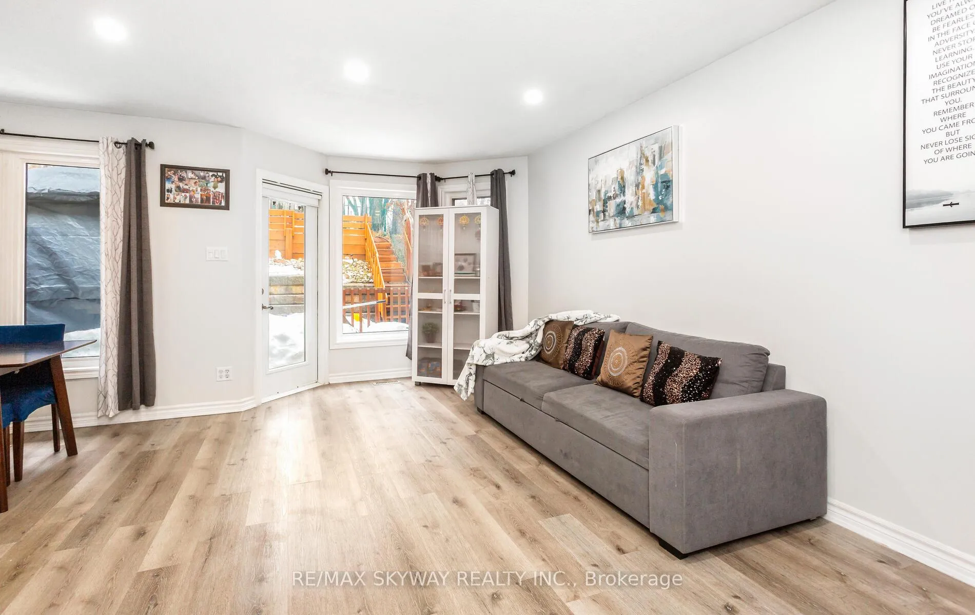 Photo 27 of 16 Bankside Drive, Kitchener, Highland West — HOMEH