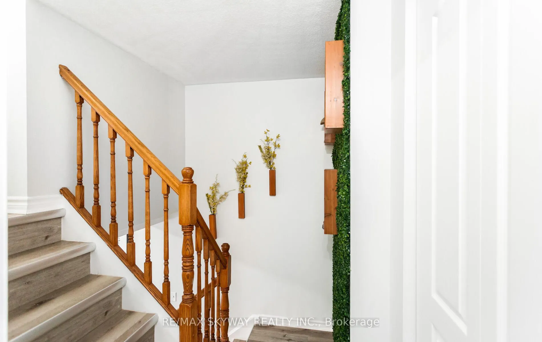 Photo 42 of 16 Bankside Drive, Kitchener, Highland West — HOMEH