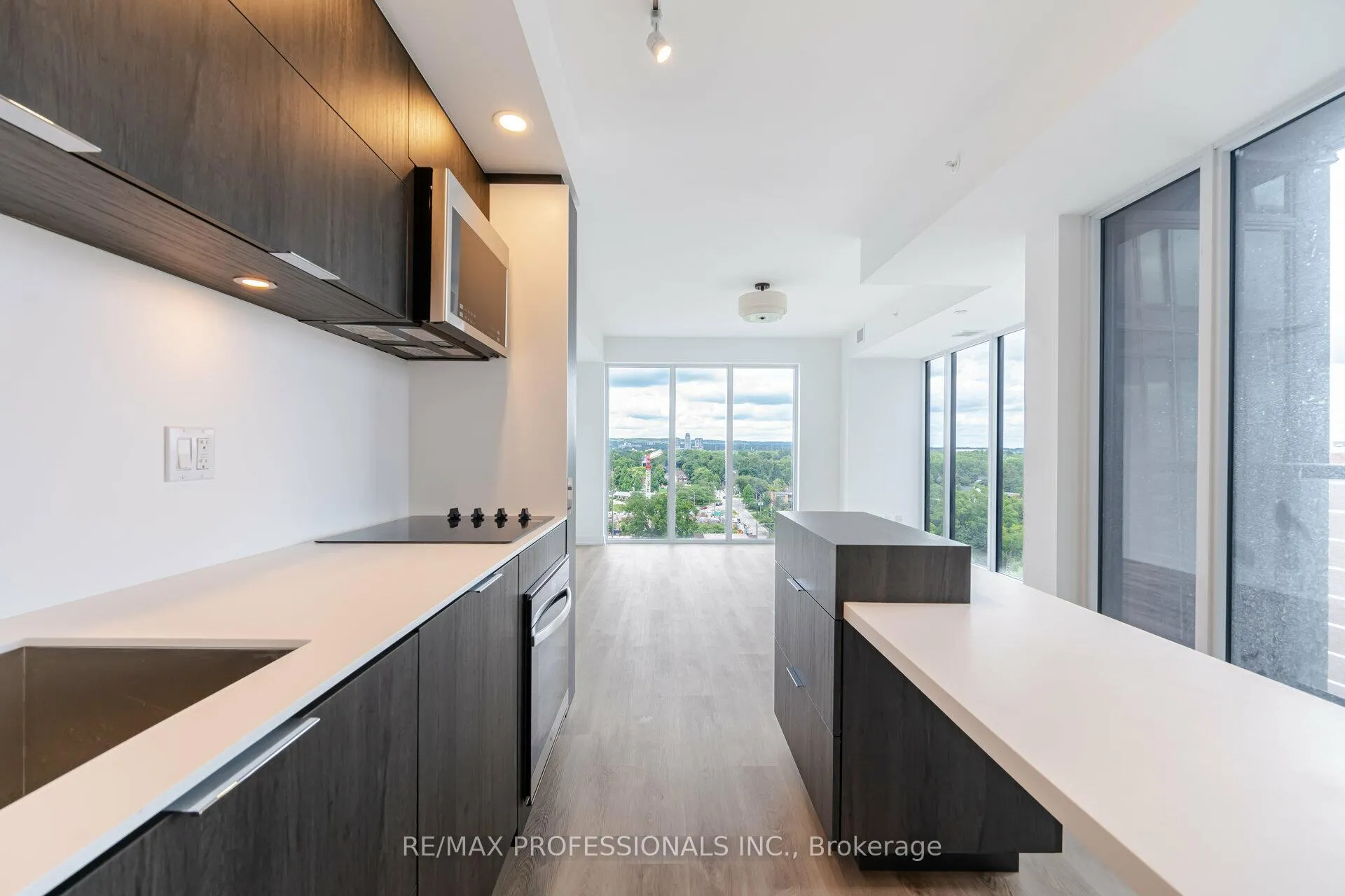 Photo 11 of Unit 1011, 370 Martha Street, Burlington, Brant — HOMEH