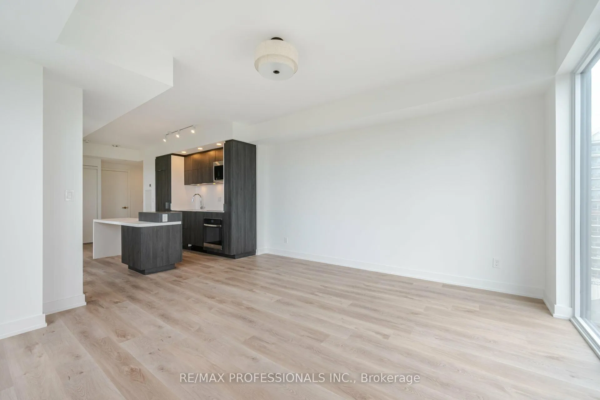 Photo 15 of Unit 1011, 370 Martha Street, Burlington, Brant — HOMEH