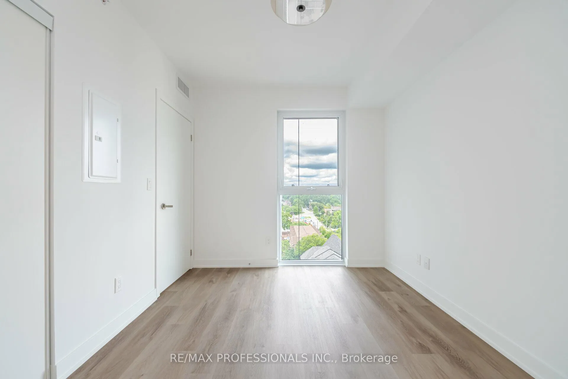 Photo 19 of Unit 1011, 370 Martha Street, Burlington, Brant — HOMEH