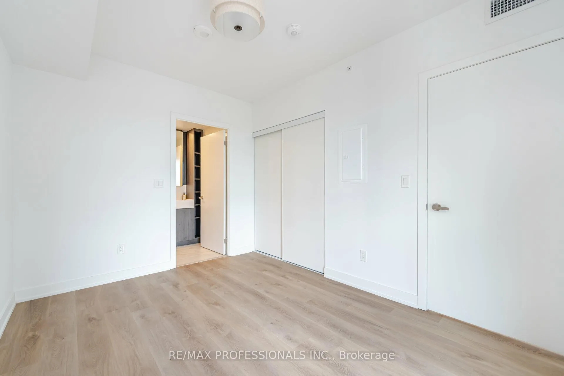 Photo 20 of Unit 1011, 370 Martha Street, Burlington, Brant — HOMEH