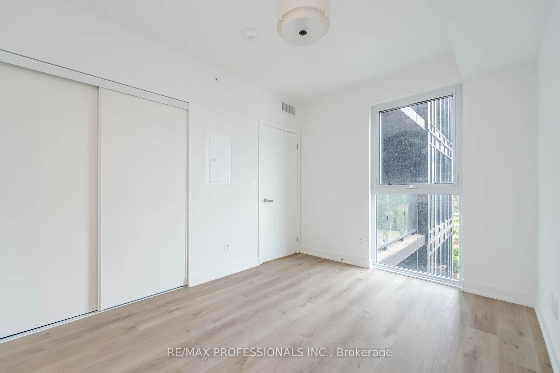 Photo 21 of Unit 1011, 370 Martha Street, Burlington, Brant — HOMEH