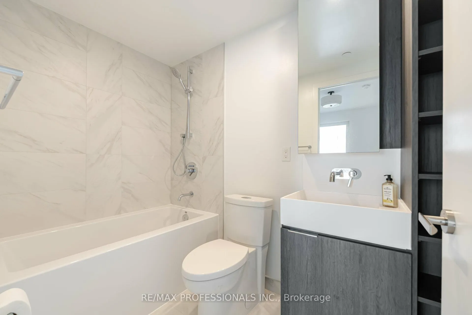 Photo 22 of Unit 1011, 370 Martha Street, Burlington, Brant — HOMEH