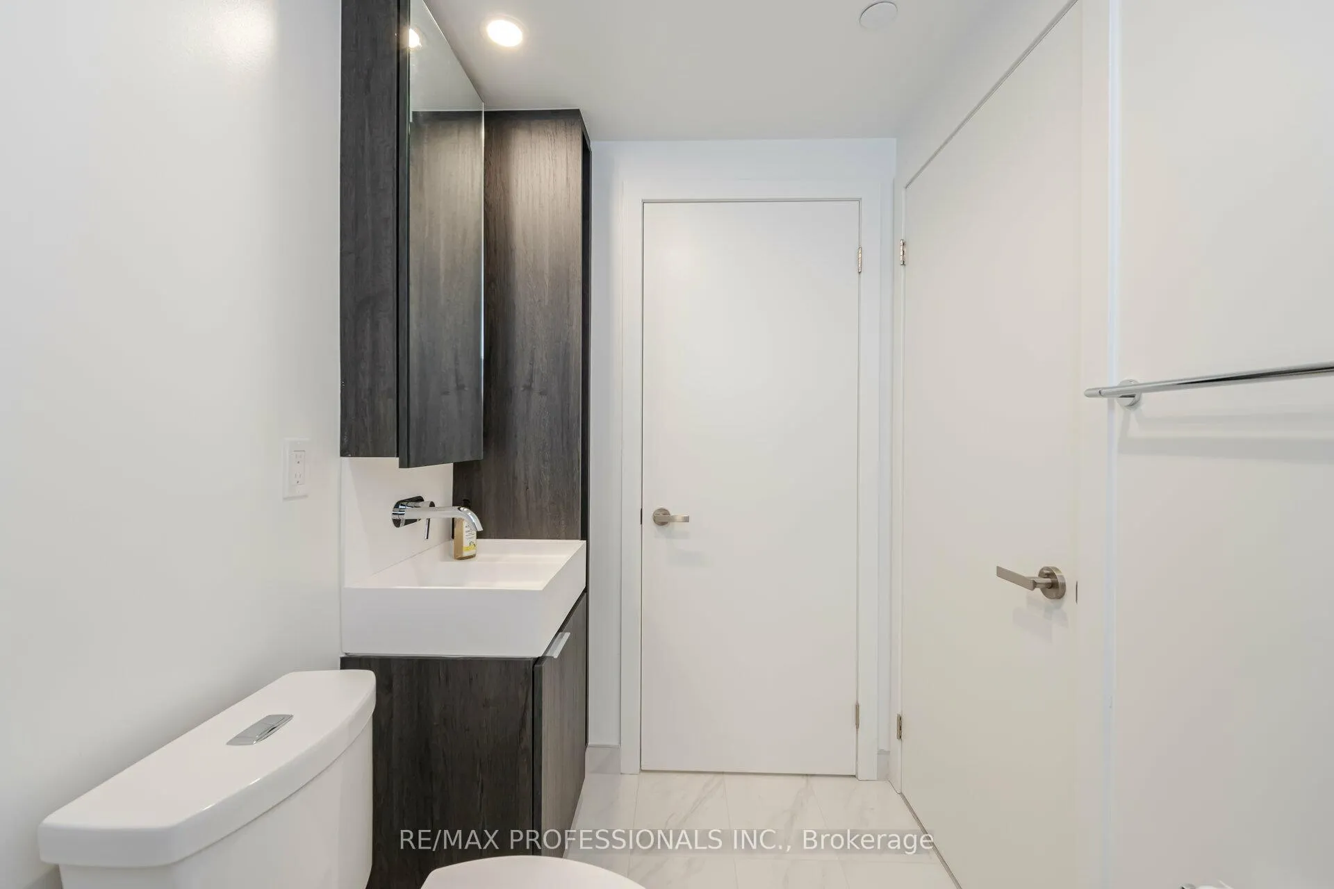 Photo 23 of Unit 1011, 370 Martha Street, Burlington, Brant — HOMEH