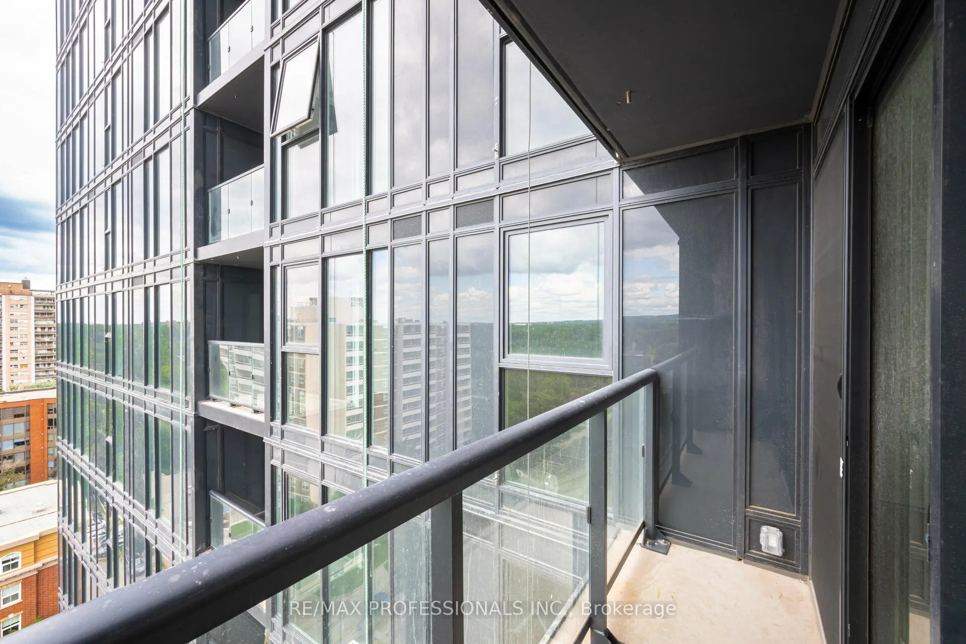 Photo 27 of Unit 1011, 370 Martha Street, Burlington, Brant — HOMEH