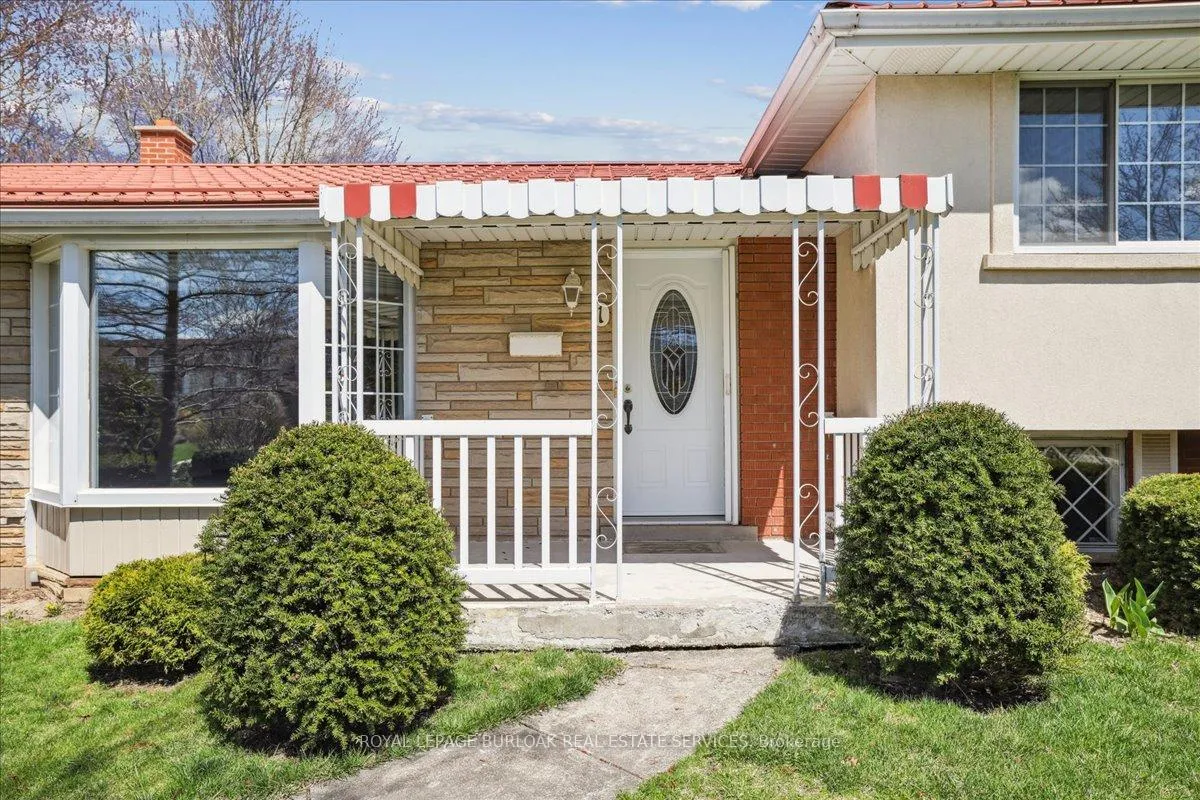Photo 3 of 1 Westview Crescent, Hamilton, Waterdown — HOMEH