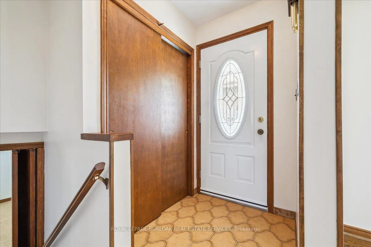 Photo 5 of 1 Westview Crescent, Hamilton, Waterdown — HOMEH