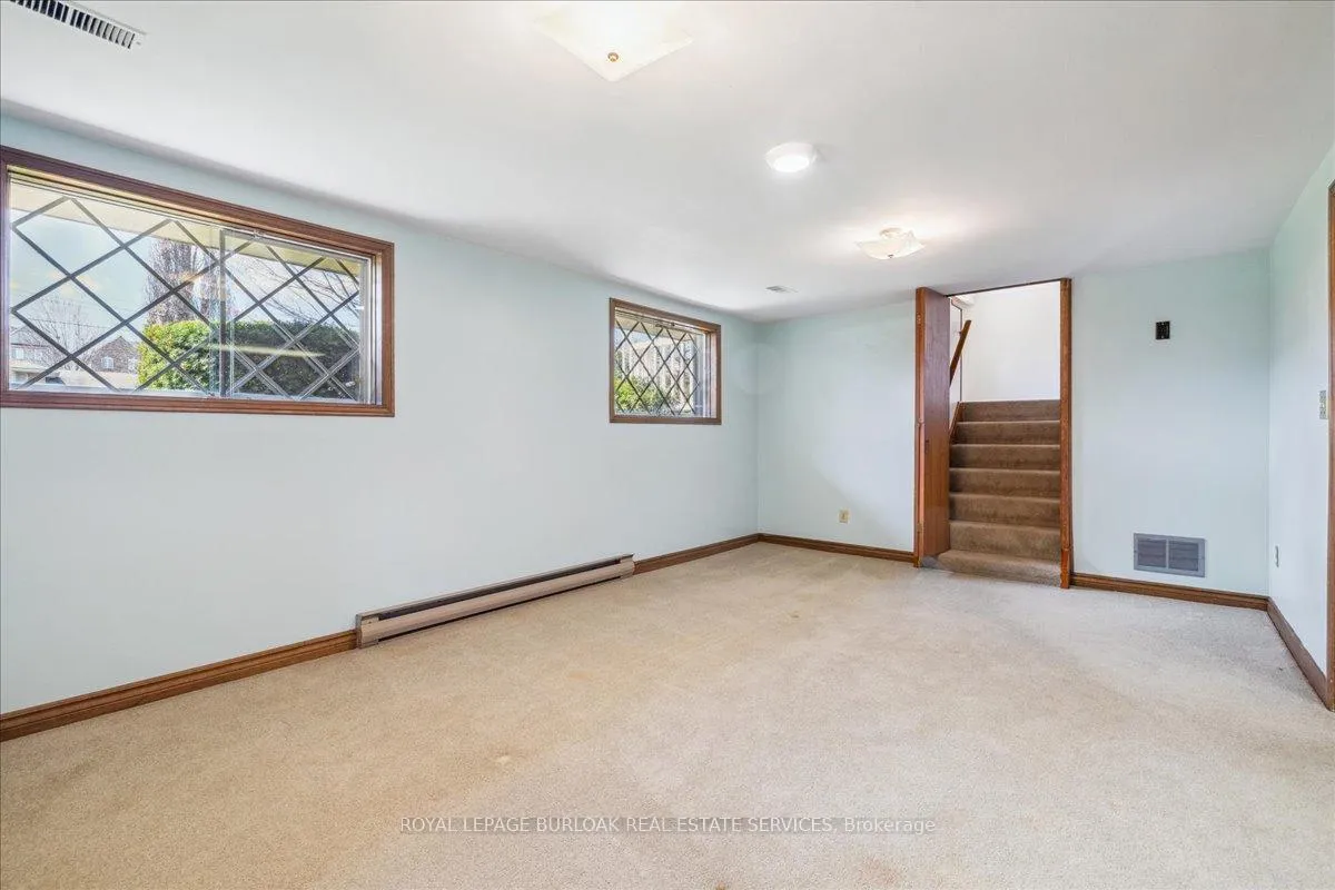 Photo 16 of 1 Westview Crescent, Hamilton, Waterdown — HOMEH