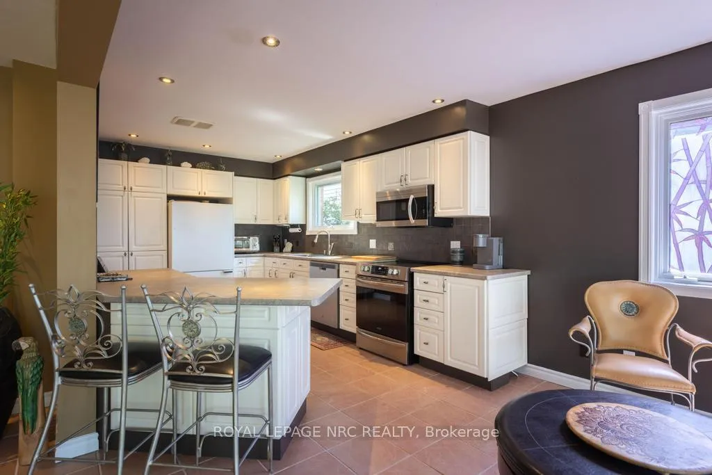 Photo 15 of 11 Abbey Avenue, St. Catharines, Port Dalhousie — HOMEH