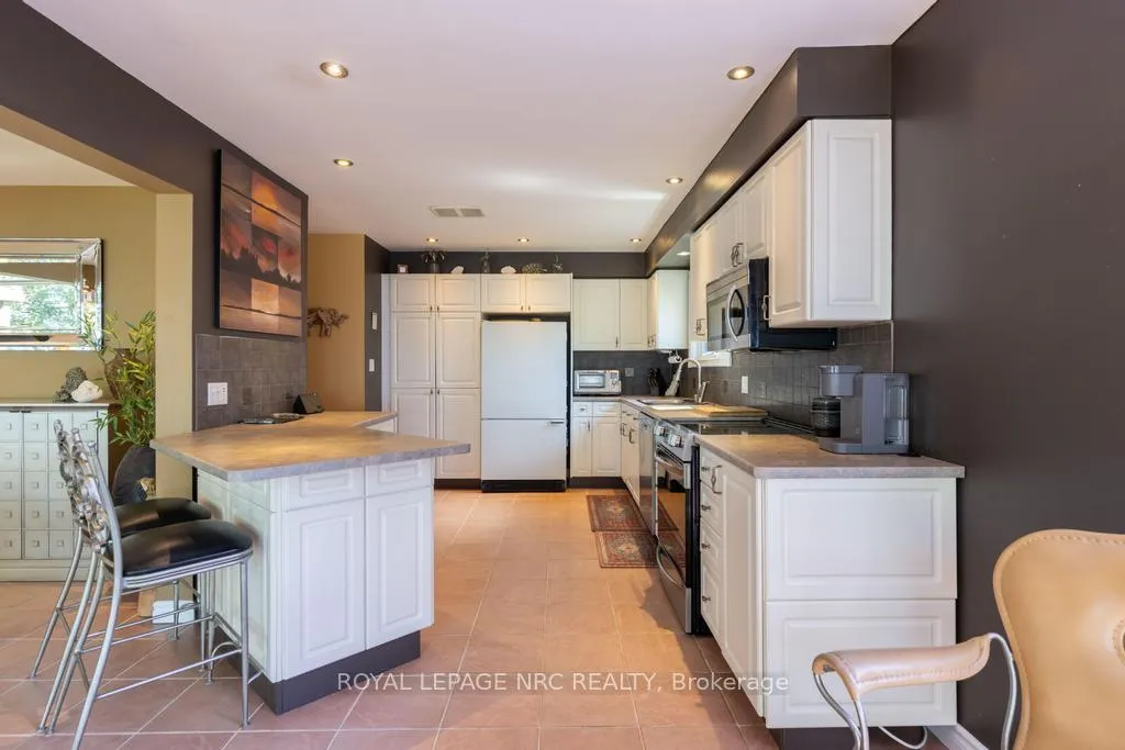 Photo 16 of 11 Abbey Avenue, St. Catharines, Port Dalhousie — HOMEH