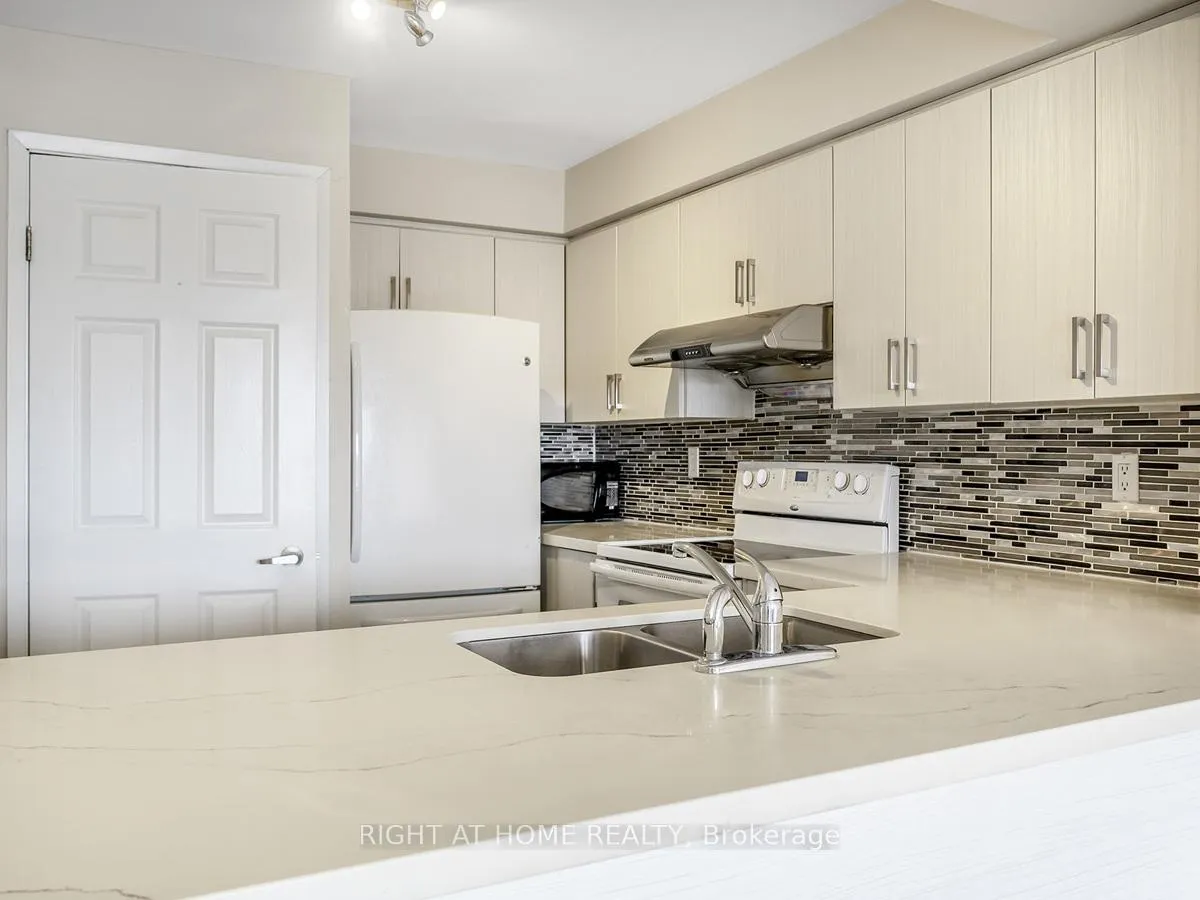 Photo 10 of Unit 604, 298 Jarvis Street, Toronto, Church-Yonge Corridor — HOMEH