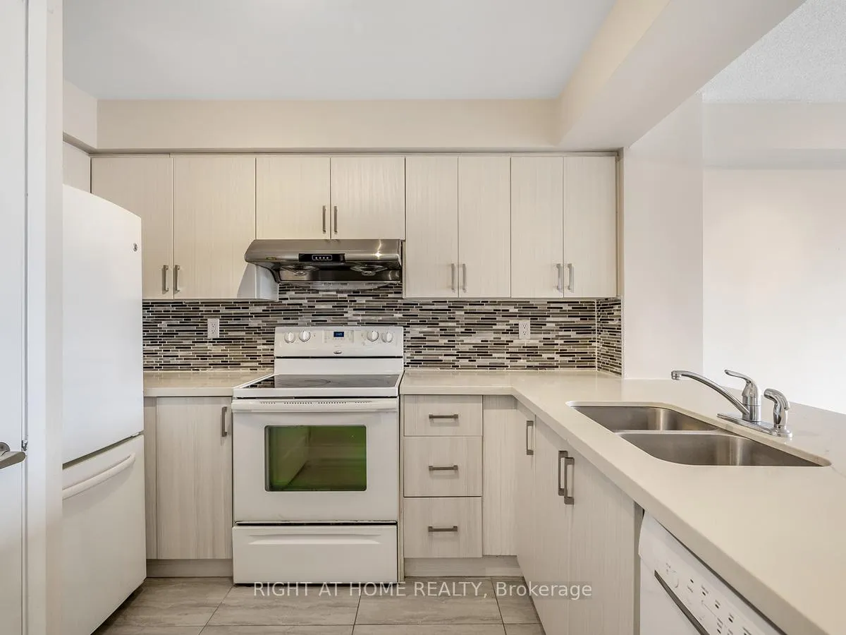 Photo 11 of Unit 604, 298 Jarvis Street, Toronto, Church-Yonge Corridor — HOMEH