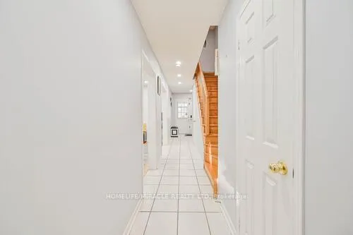 Photo 4 of 79 Billingsley Crescent, Markham, Cedarwood — HOMEH