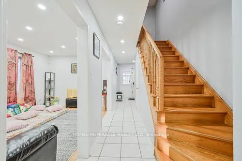 Photo 6 of 79 Billingsley Crescent, Markham, Cedarwood — HOMEH