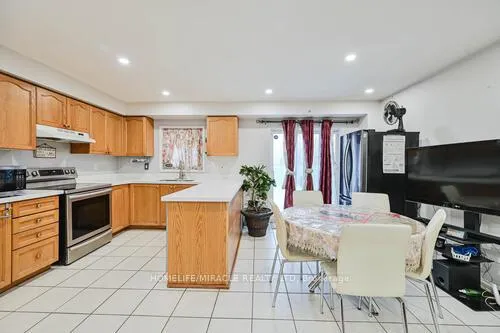 Photo 14 of 79 Billingsley Crescent, Markham, Cedarwood — HOMEH