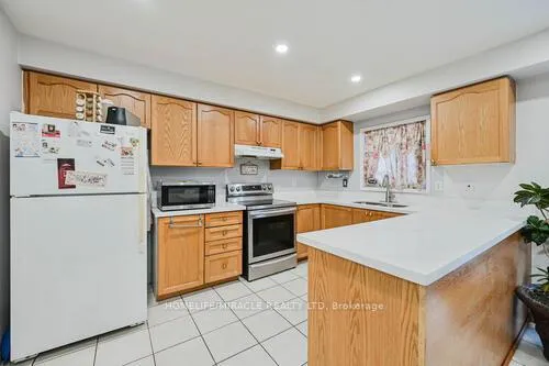 Photo 15 of 79 Billingsley Crescent, Markham, Cedarwood — HOMEH