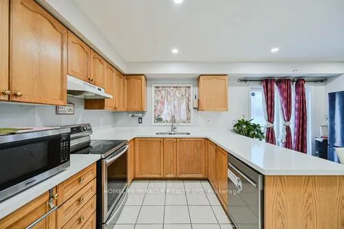 Photo 16 of 79 Billingsley Crescent, Markham, Cedarwood — HOMEH