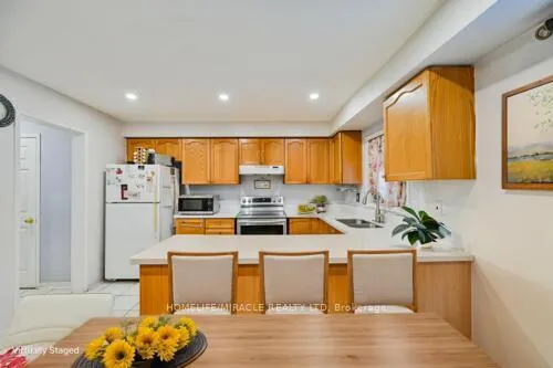 Photo 17 of 79 Billingsley Crescent, Markham, Cedarwood — HOMEH