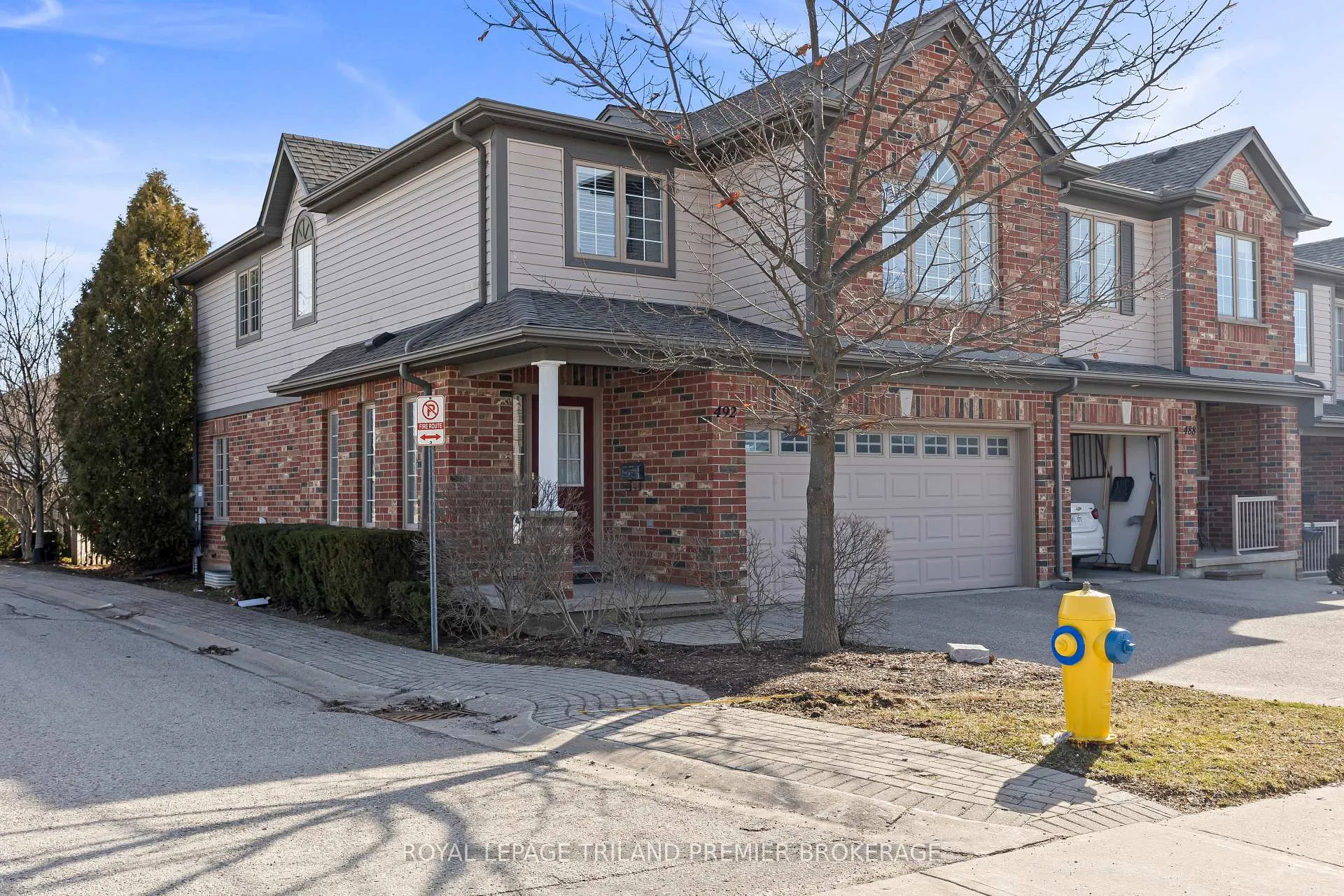 Front of 492 Sunnystone Road