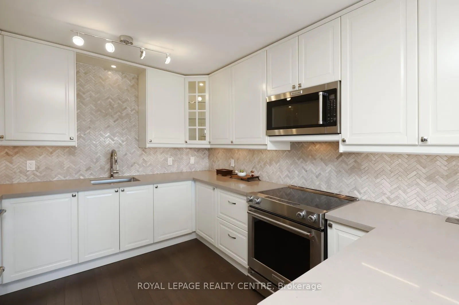 Photo 19 of Unit 1607, 1359 White Oaks Boulevard, Oakville, Falgarwood — HOMEH