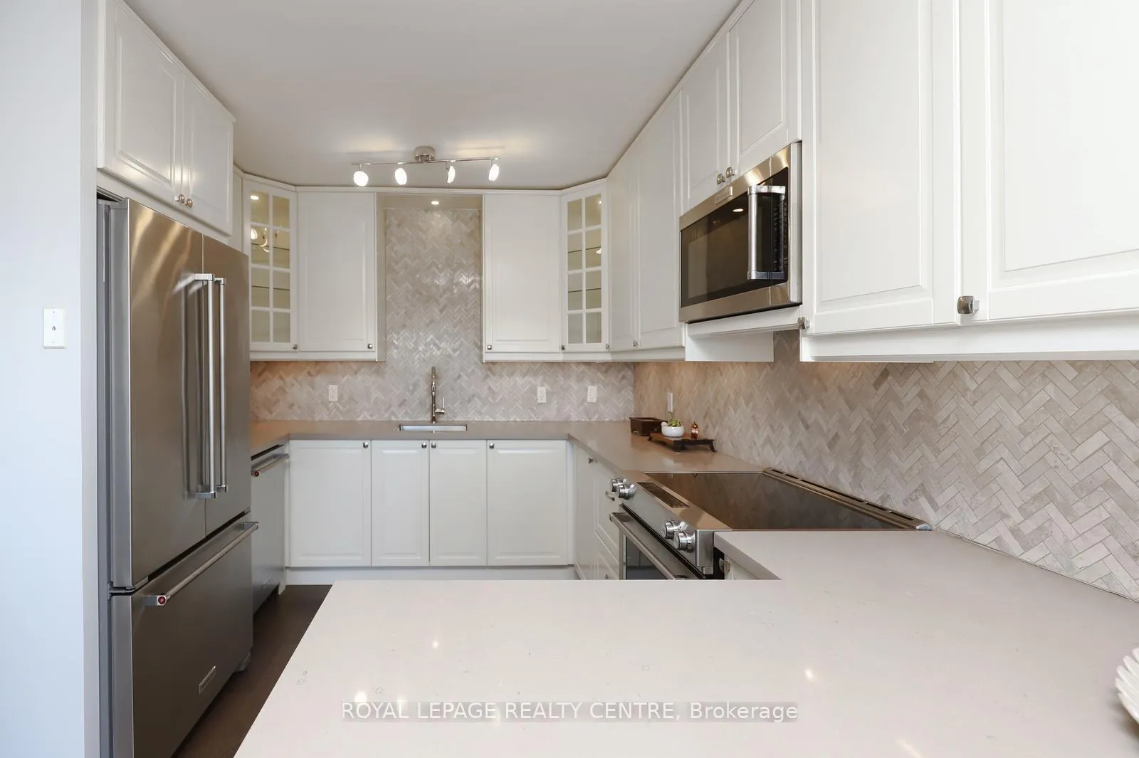 Photo 20 of Unit 1607, 1359 White Oaks Boulevard, Oakville, Falgarwood — HOMEH