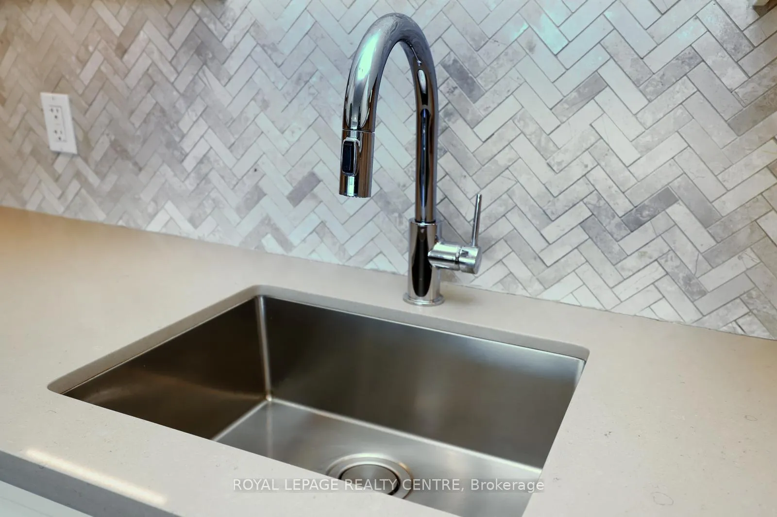 Photo 24 of Unit 1607, 1359 White Oaks Boulevard, Oakville, Falgarwood — HOMEH