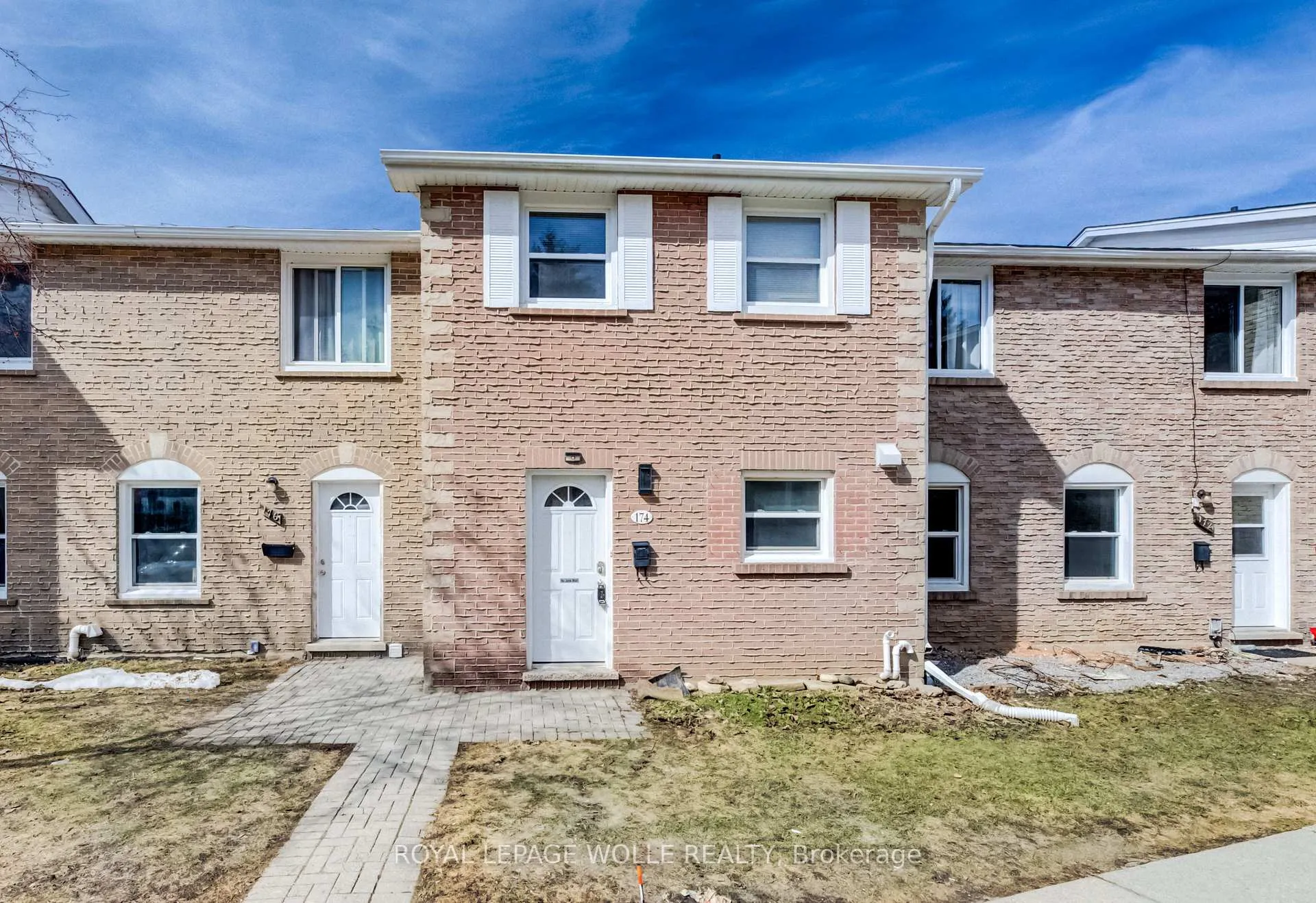 Photo 2 of 174 Westcourt Place, Waterloo — HOMEH