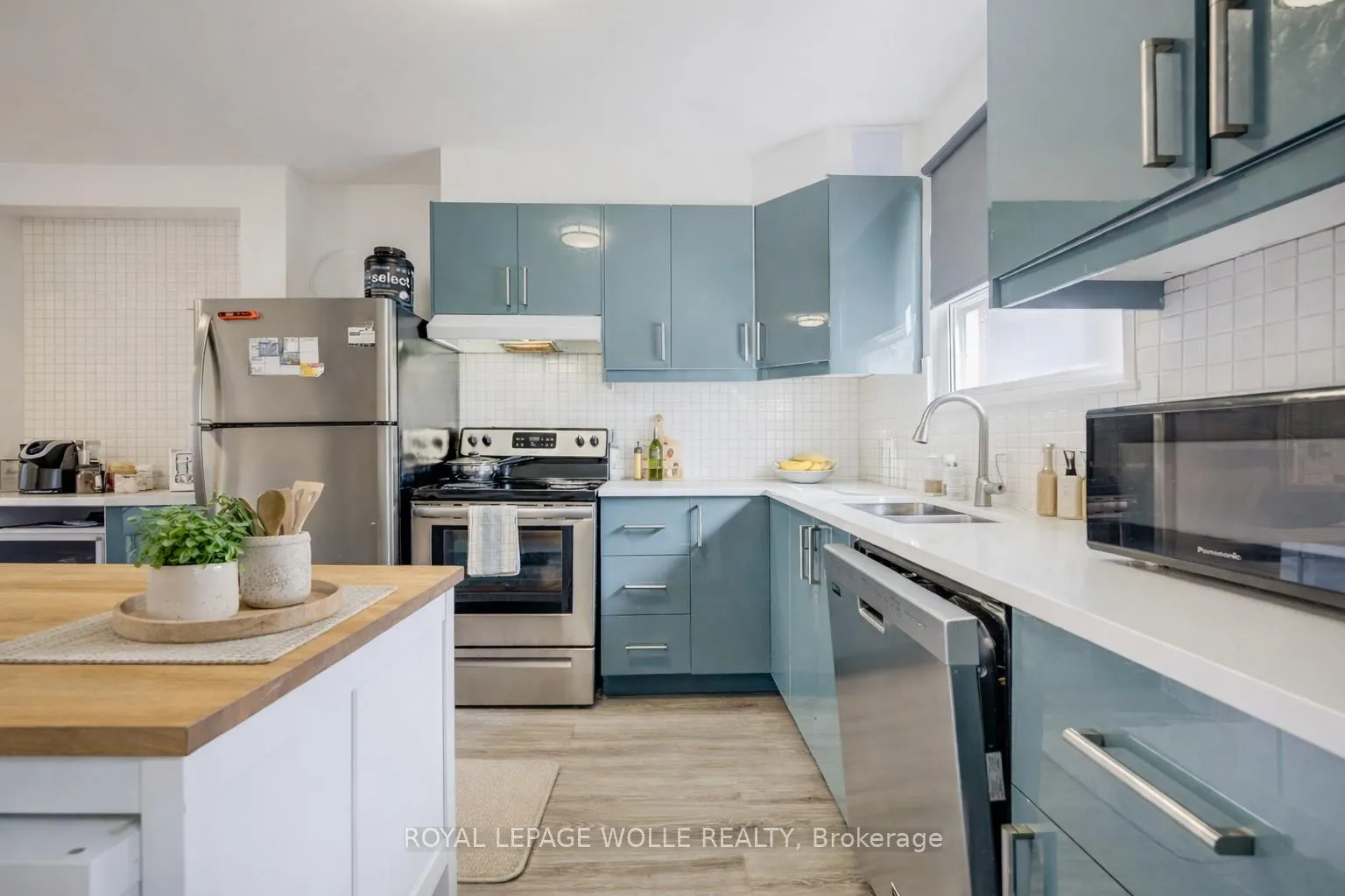 Photo 6 of 174 Westcourt Place, Waterloo — HOMEH