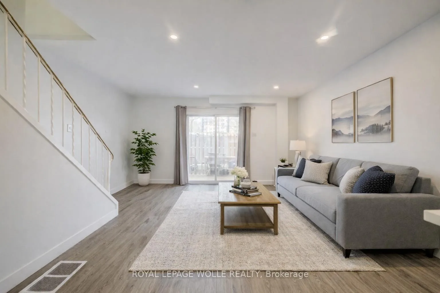 Photo 7 of 174 Westcourt Place, Waterloo — HOMEH