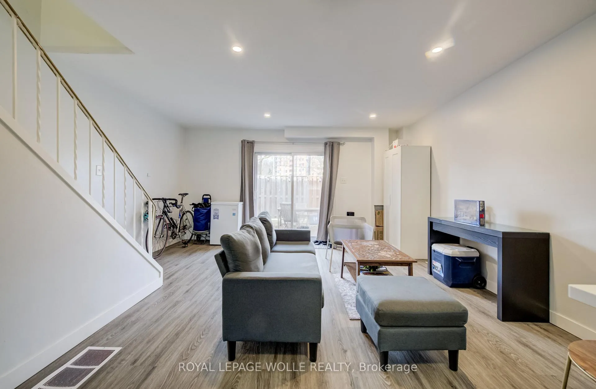 Photo 9 of 174 Westcourt Place, Waterloo — HOMEH